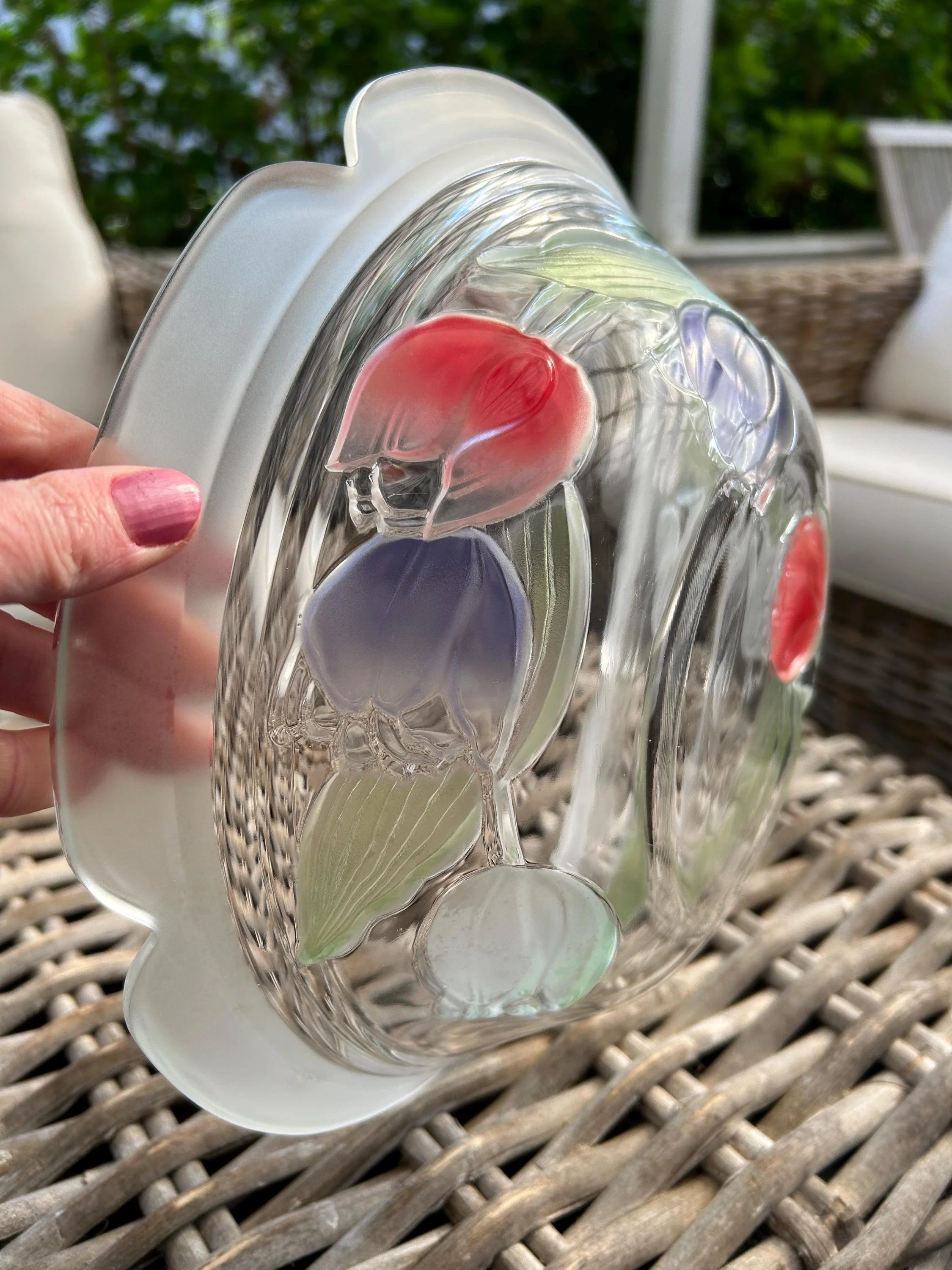 Close-up of red and purple tulip pattern on the outside of the bowl