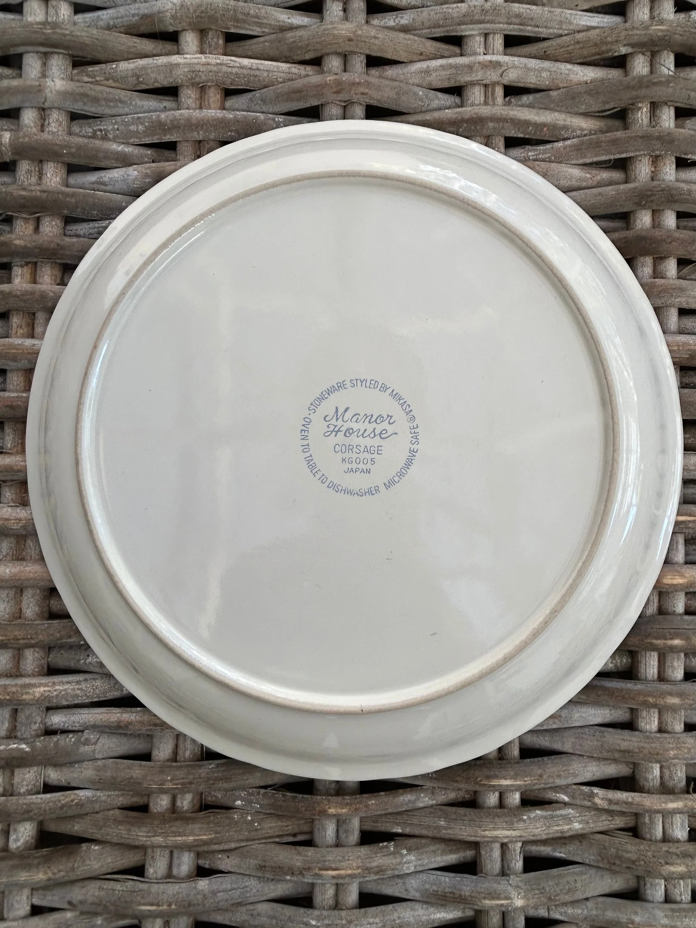 Full underside view with clear maker’s mark