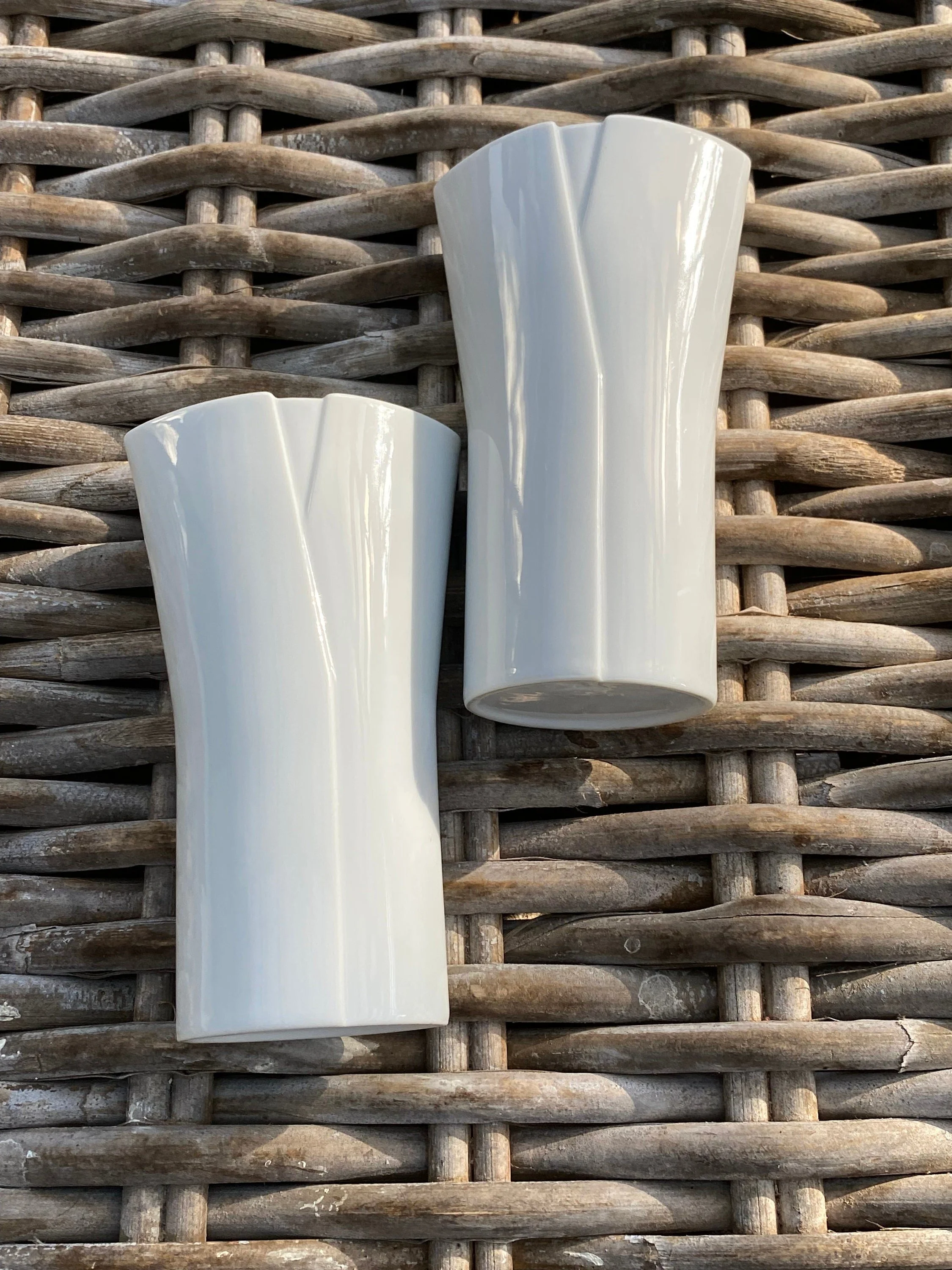 Rear view showing faceted white porcelain backs