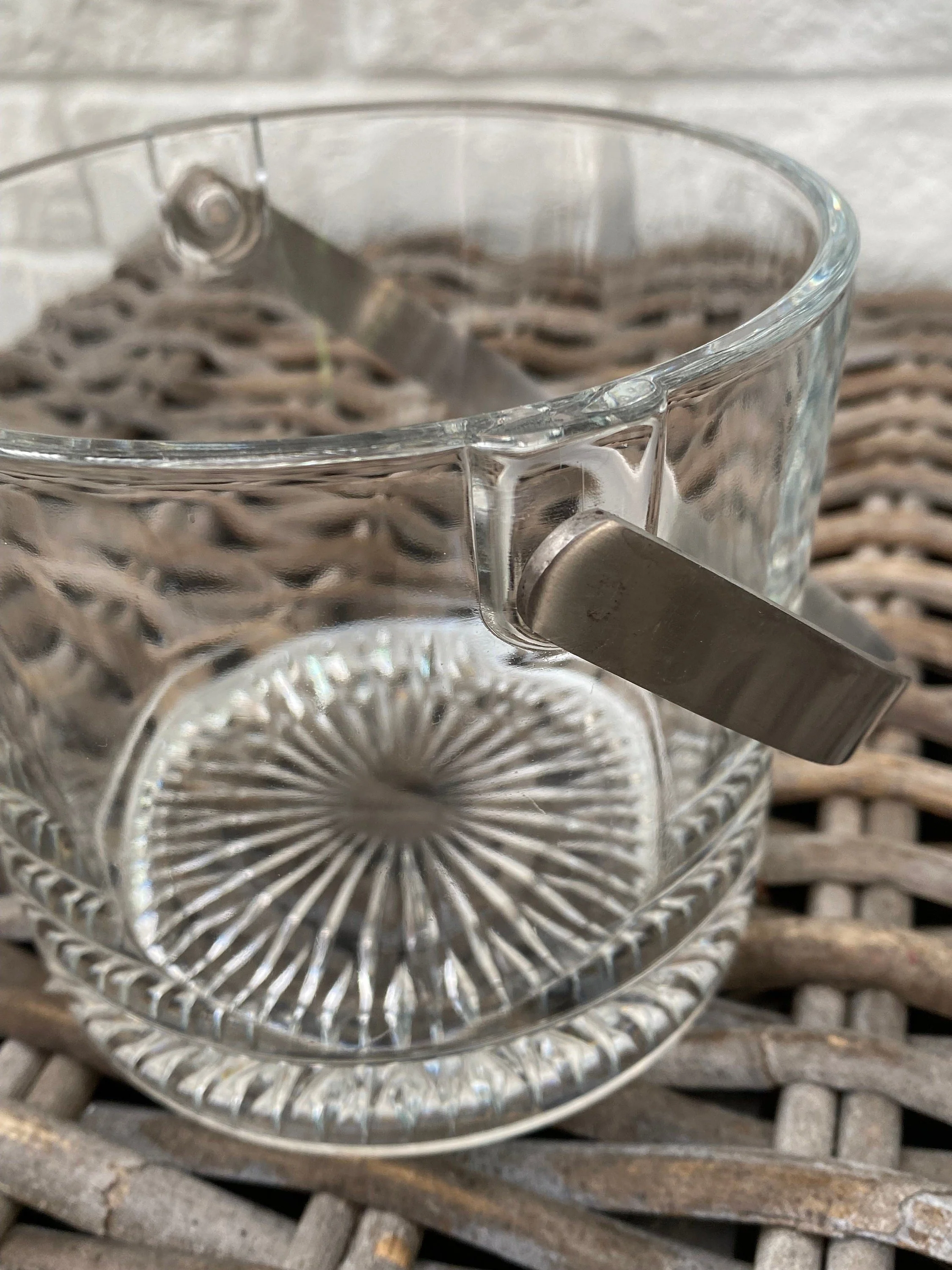 Close-up of handle attachment and glass detail