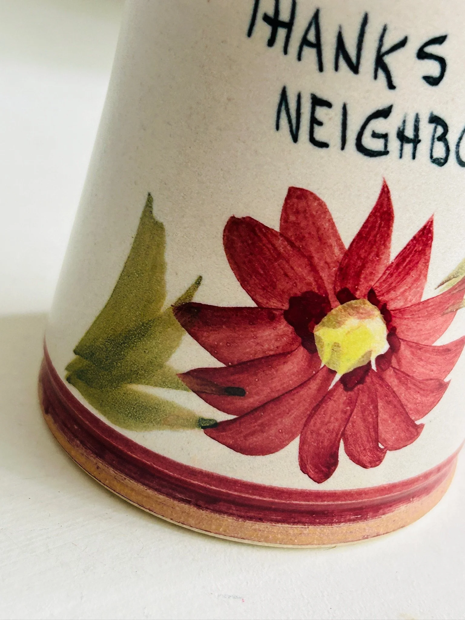 thanks-neighbour-stoneware-handpainted-vase-mug-red-dahlia-06.jpg