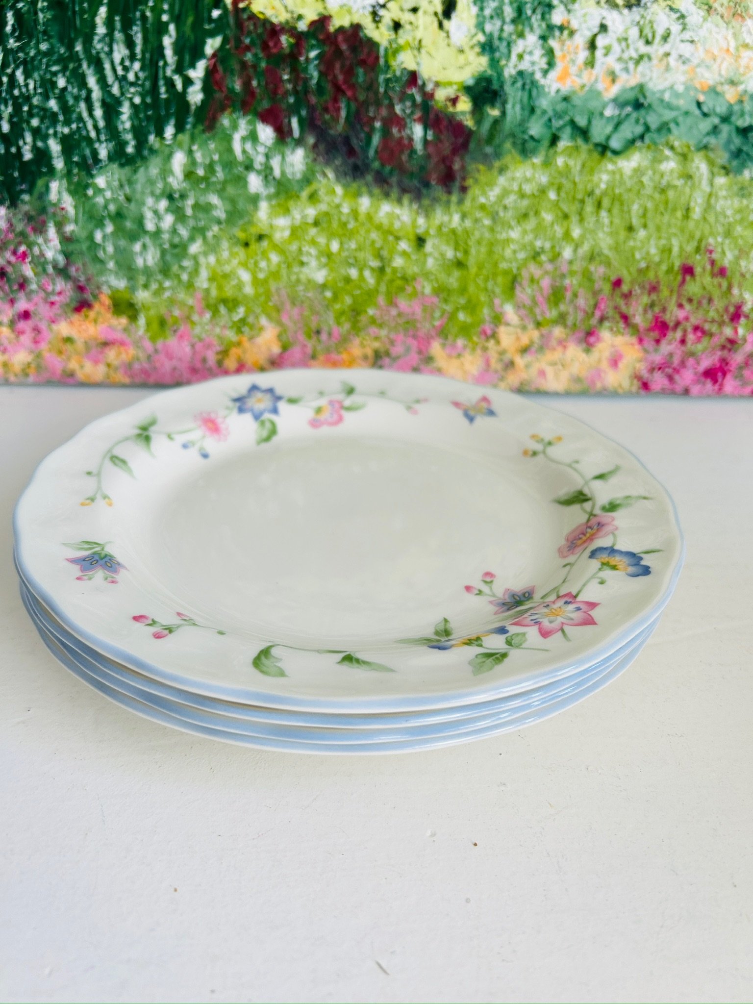 royal-doulton-fine-china-dinner-plate--front-view-stacked-plates.jpg