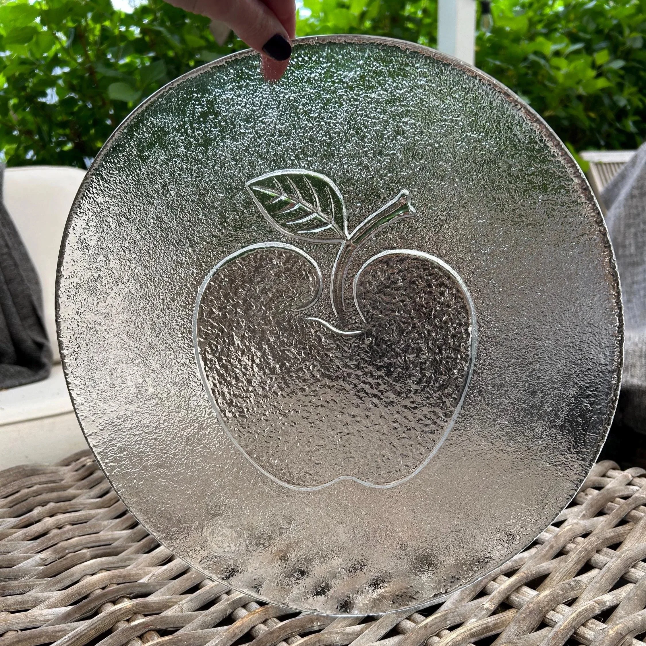 Full frontal view of Hirota apple platter showing entire embossed apple motif