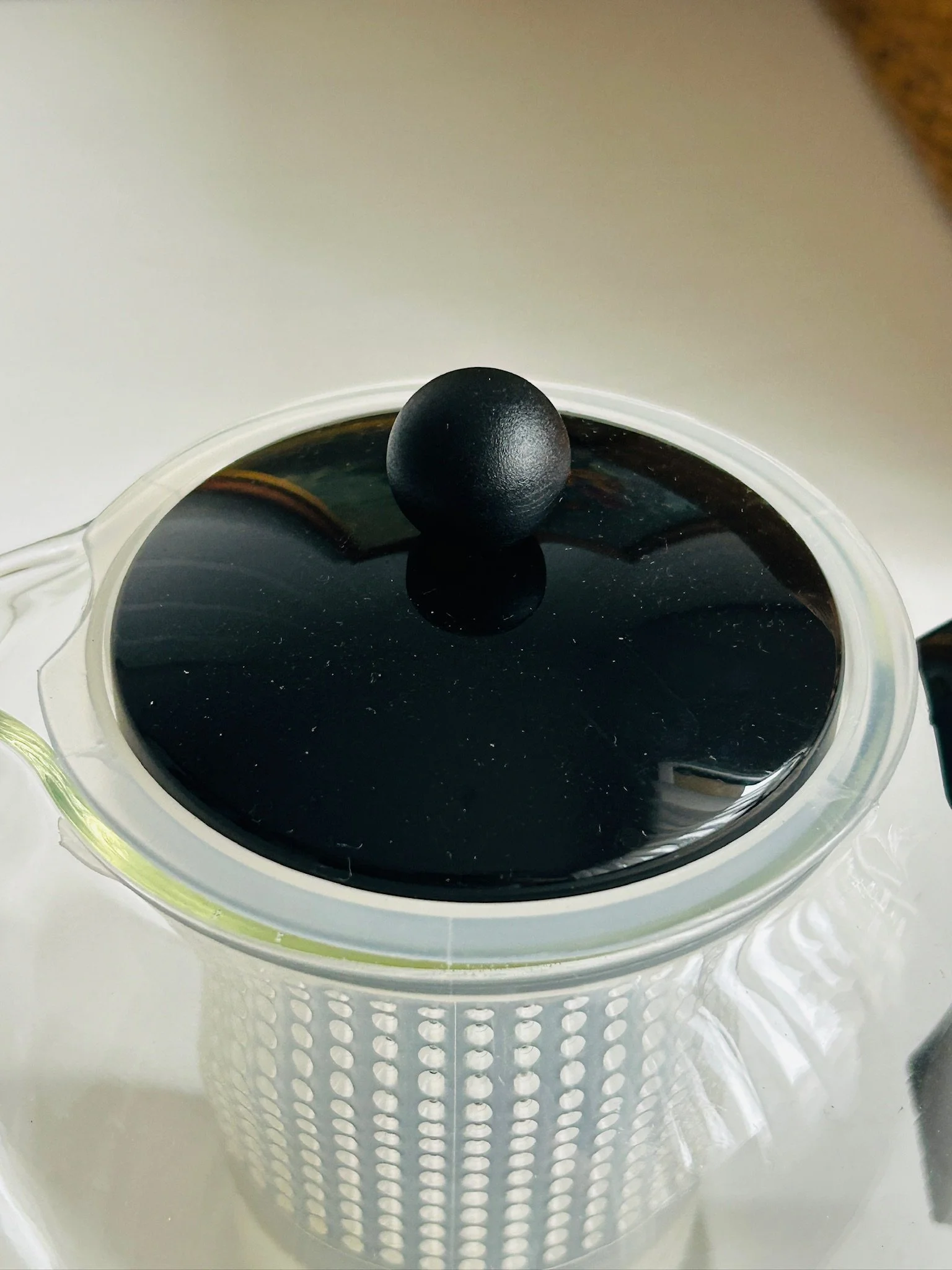 bodum-assam-glass-teapot-tea-infuser-black-lid-03.jpg