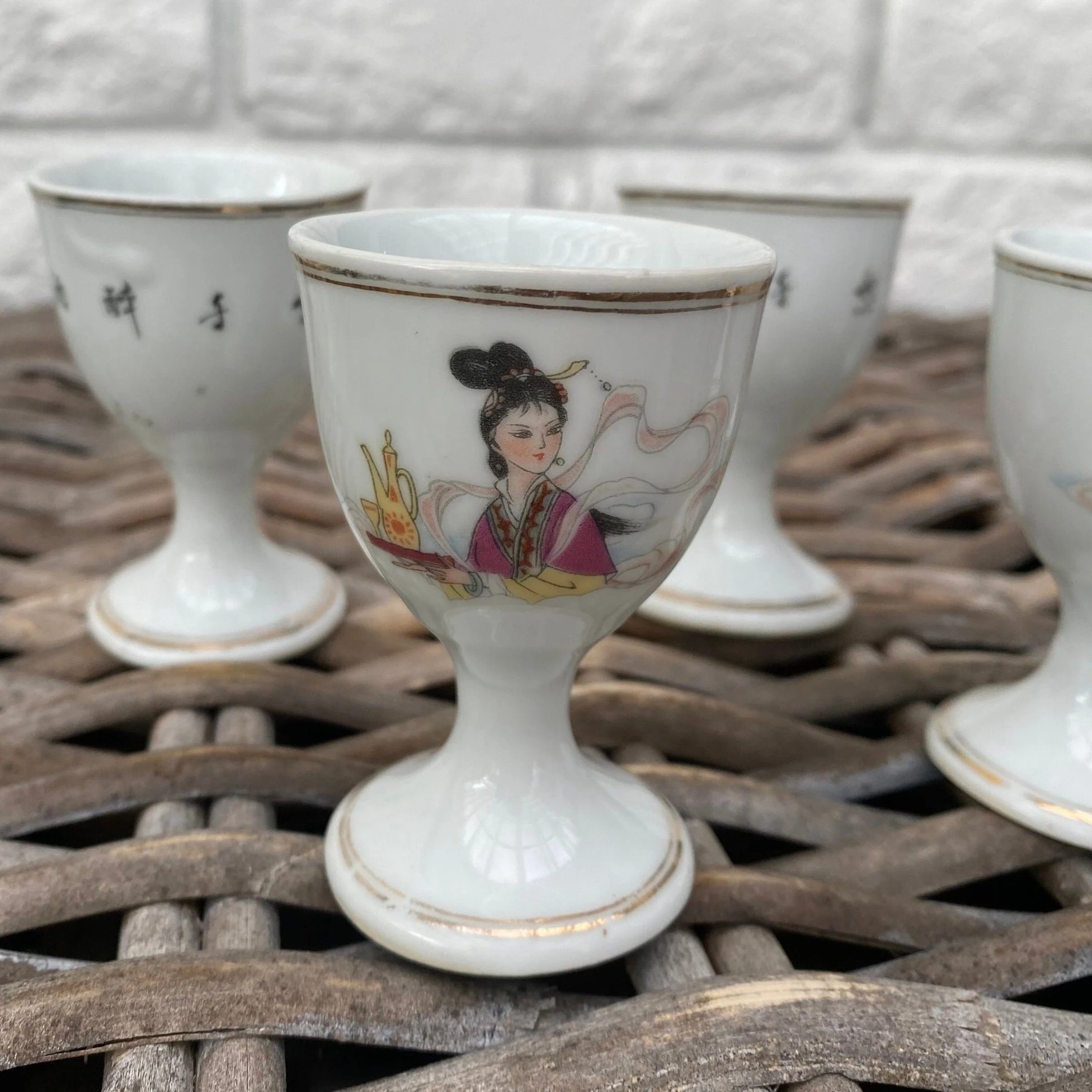 Detailed artwork of Oriental lady in traditional pink robes