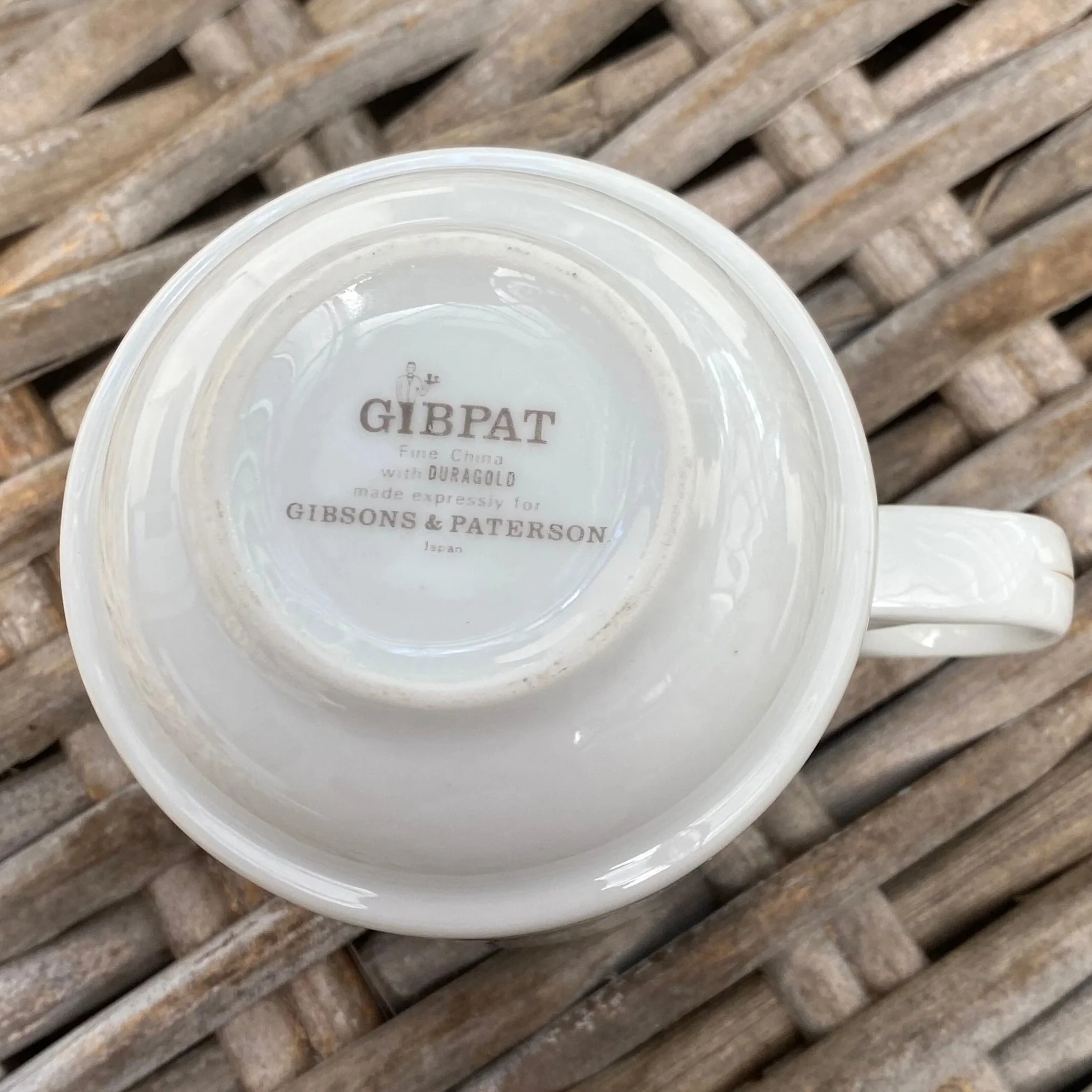 Underside showing Gibpat Japan maker’s mark