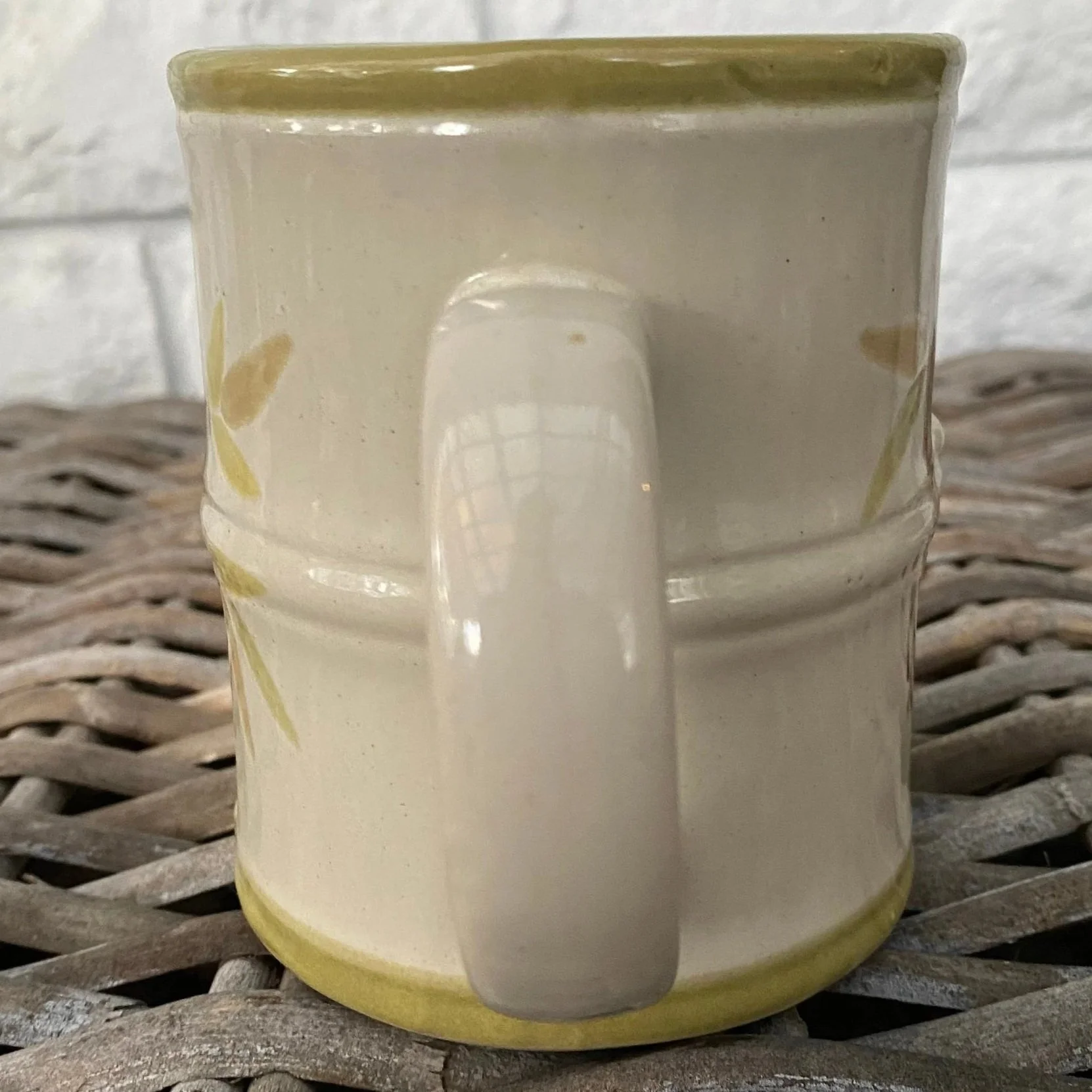 Back view showing handle and raised bamboo ridge design