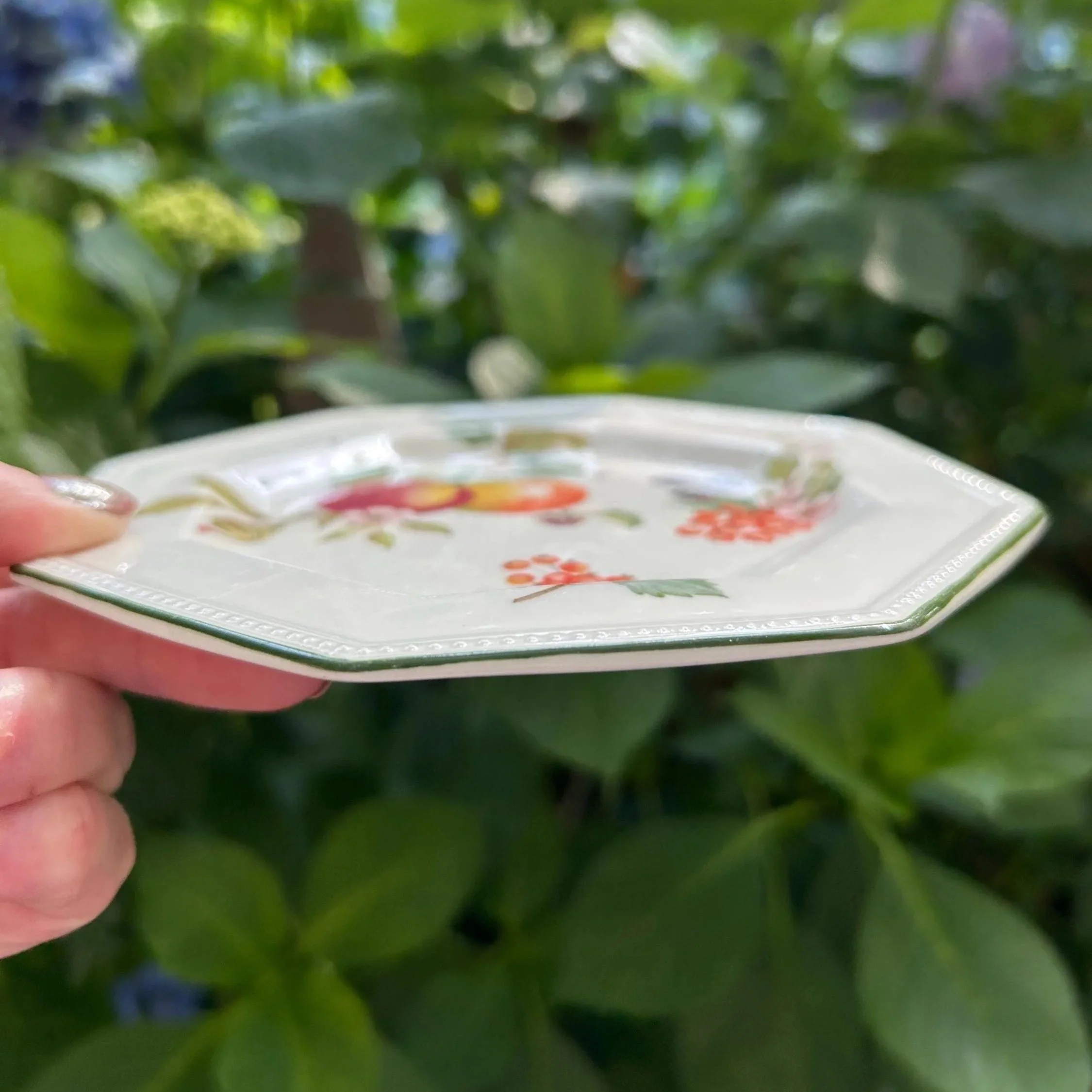 Side angle showing raised edge and octagonal shape