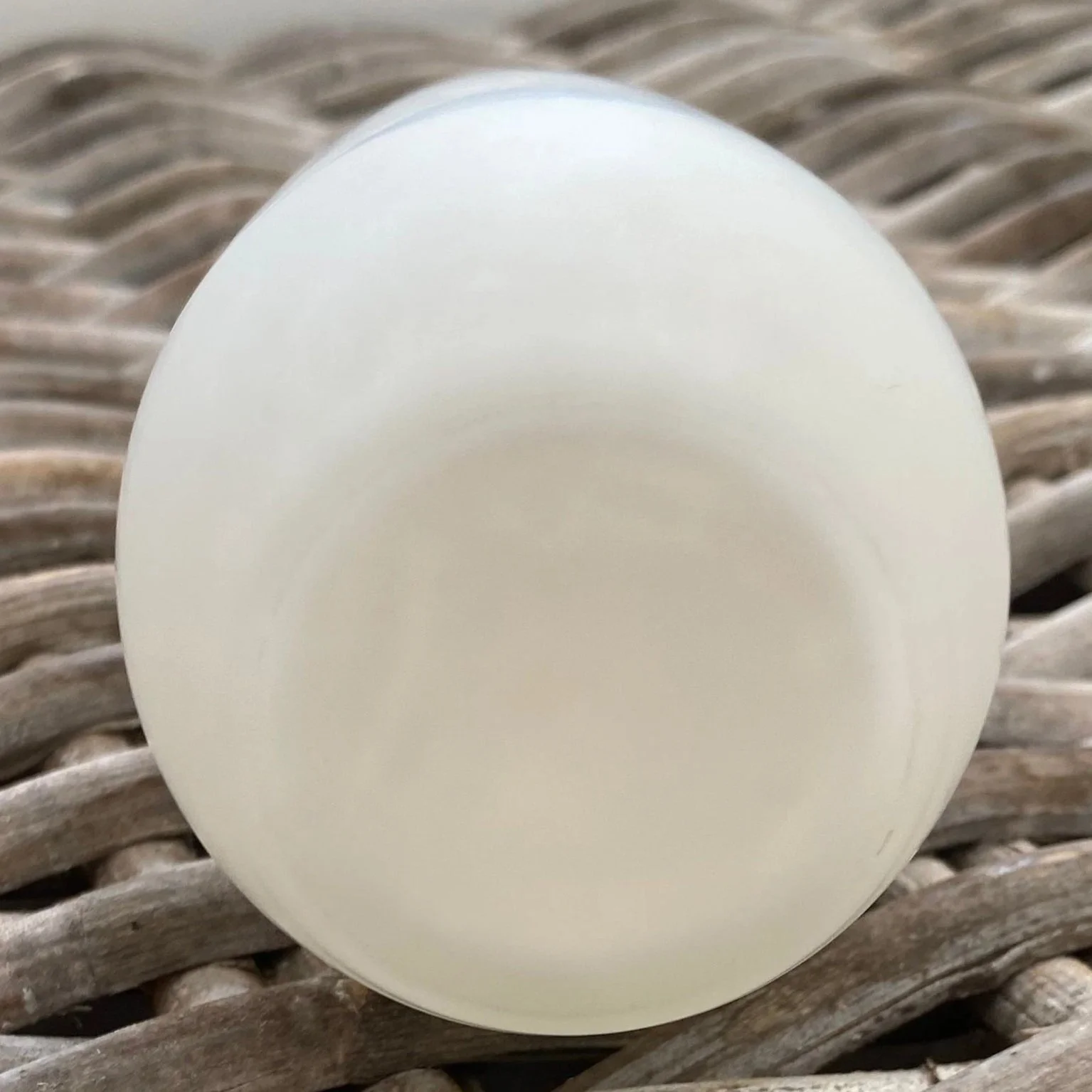 Bottom view displaying smooth rounded base