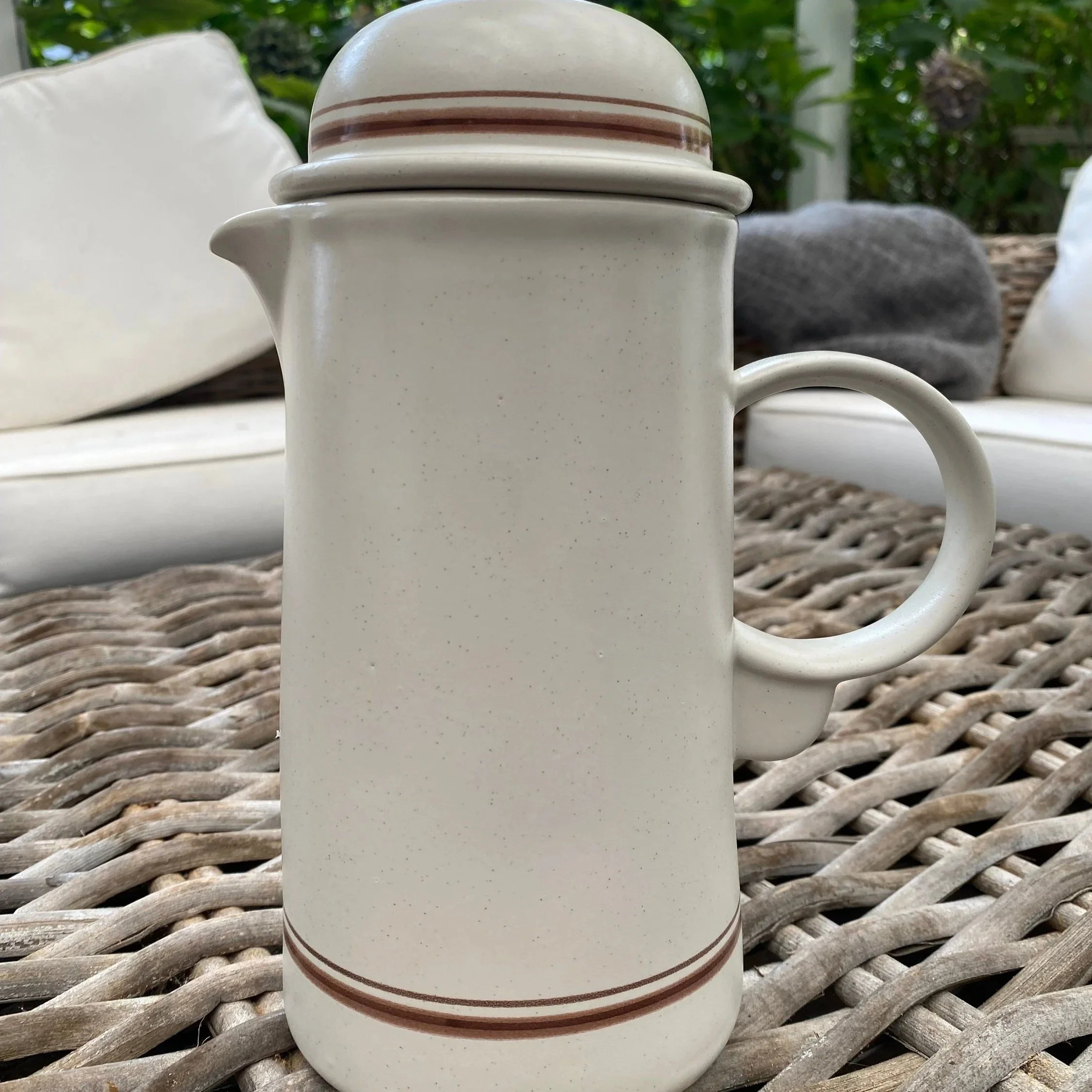 Full view of Haeng Nam coffee pot with lid in place, front profile