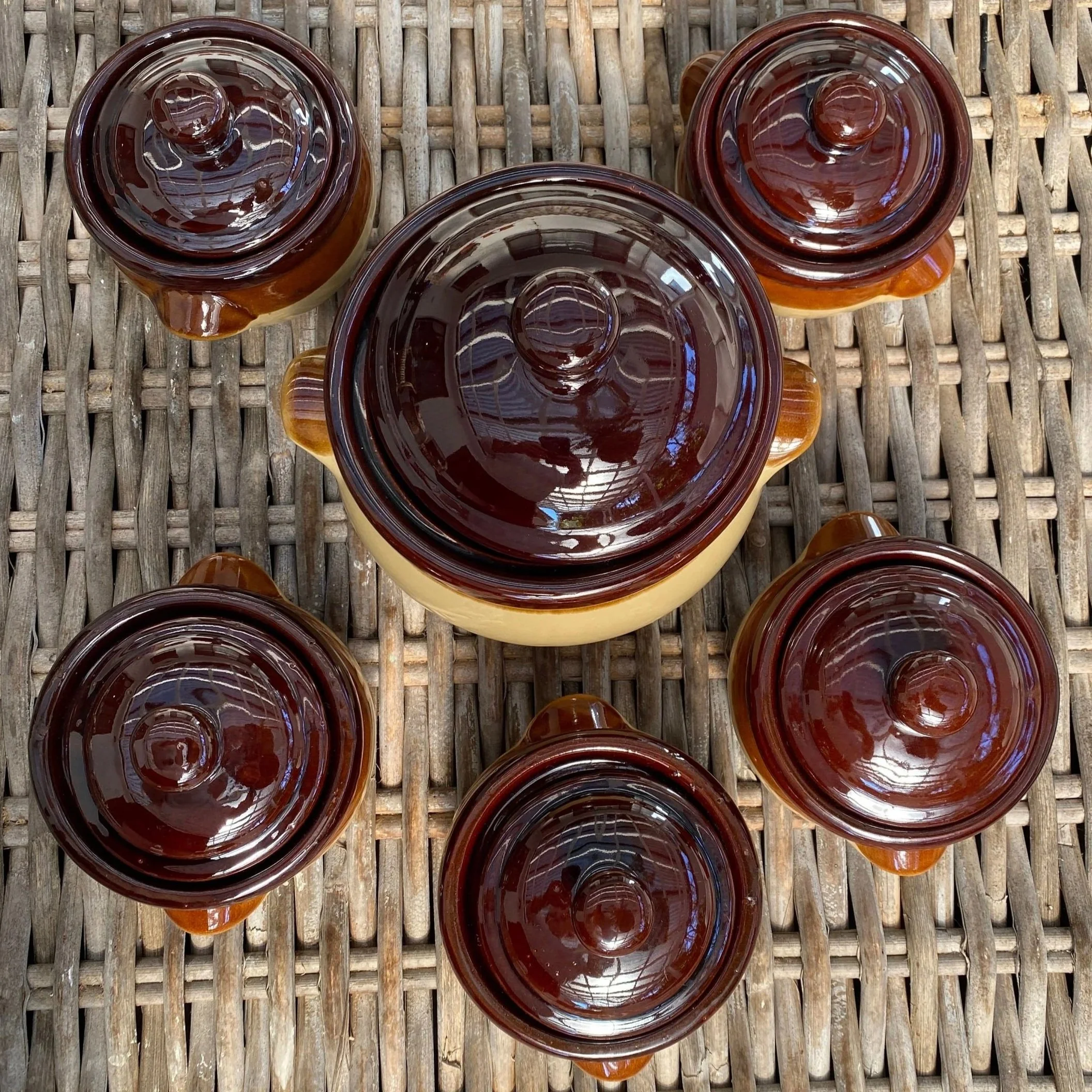 Top-down view showing circular design of the lids