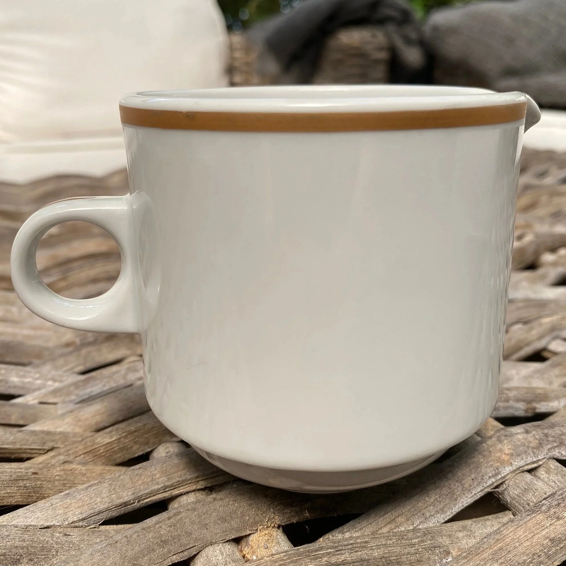 Gibpat fine china creamer with handle, white glaze and gold rim