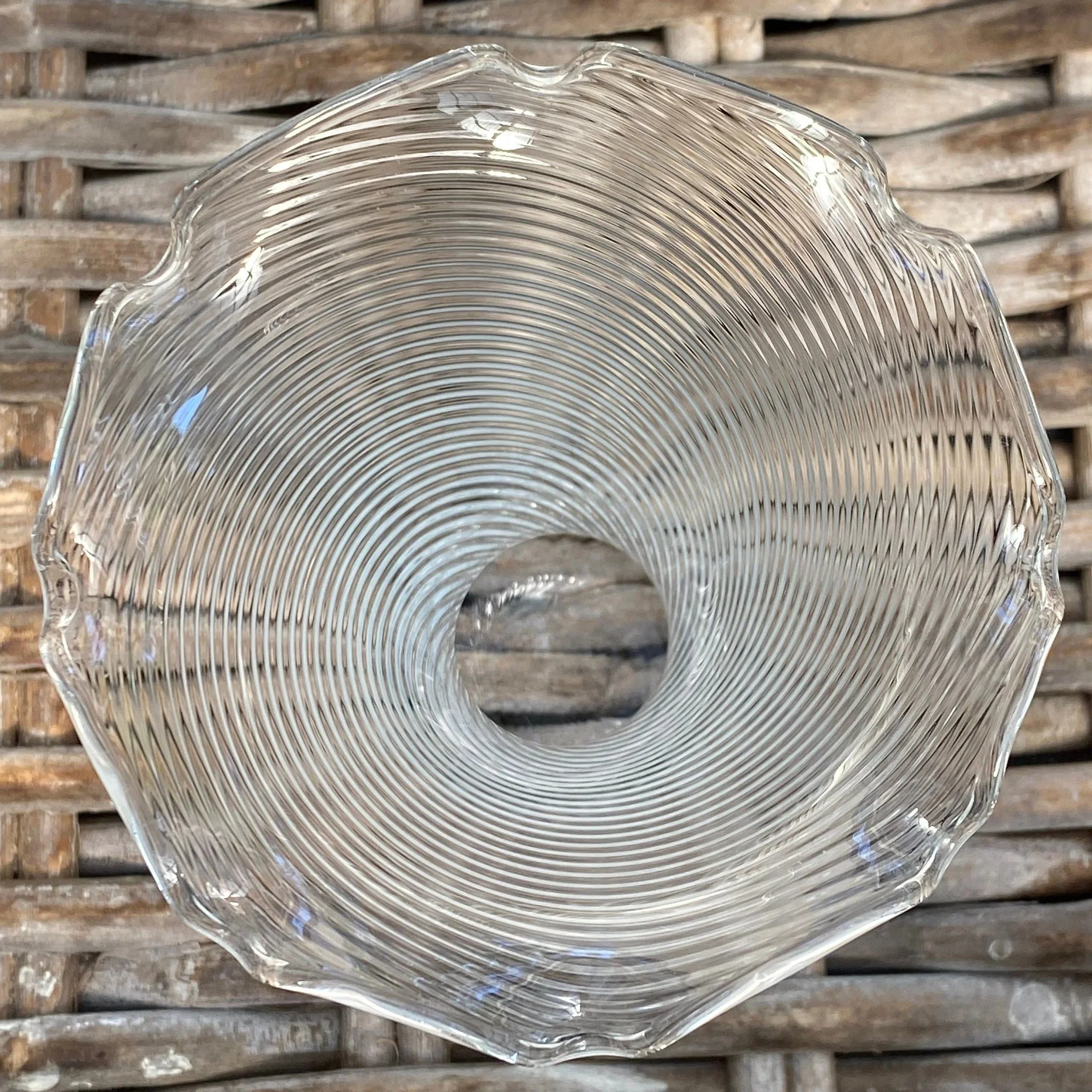Top-down view of fluted scalloped rim and swirl lines