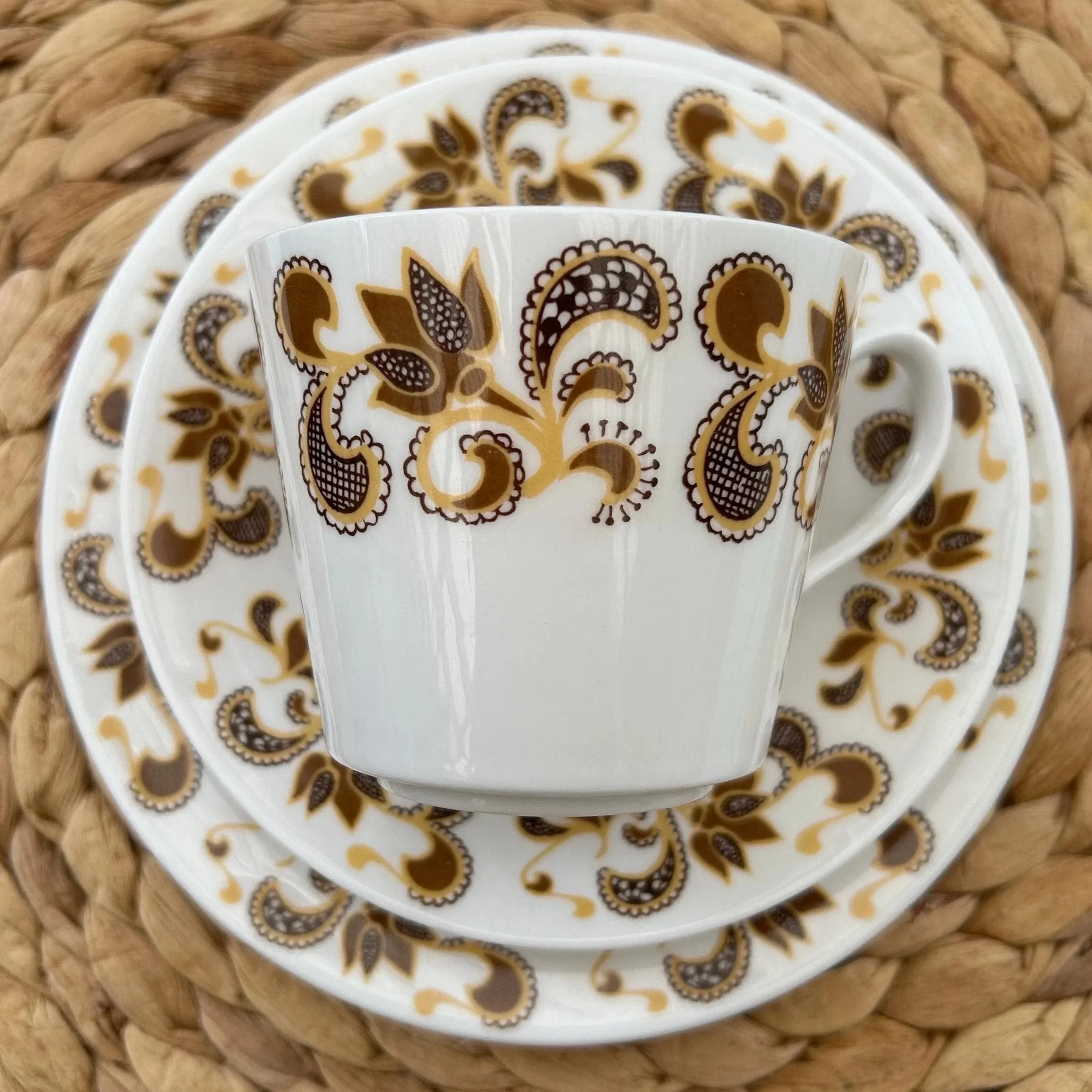 Overhead view showing retro floral pattern on all three pieces