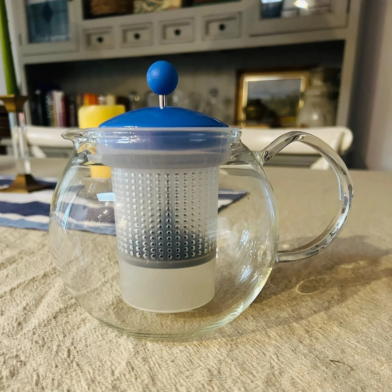 bodum-assam-glass-teapot-tea-infuser-blue-lid-18.jpg