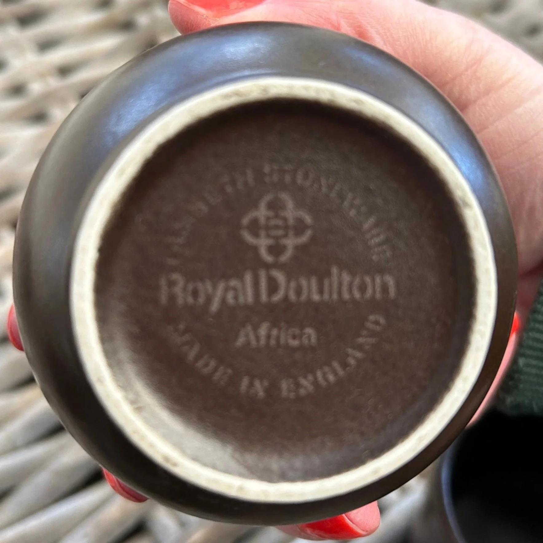 Base stamp showing “Royal Doulton Africa – Made in England”