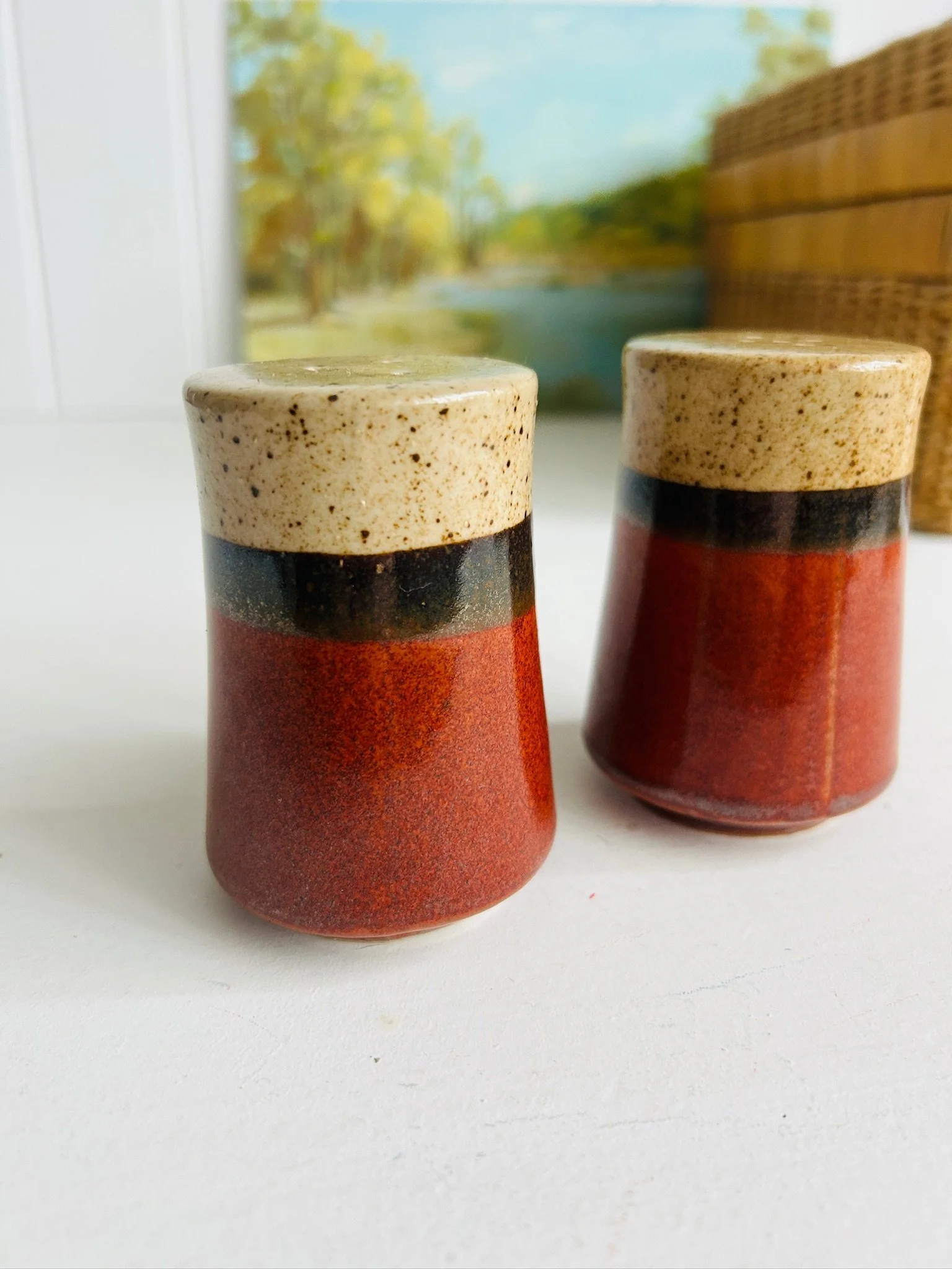 vintage-stoneware-salt-pepper-shakers-red-dark-glaze-speckled-tops-05.jpg