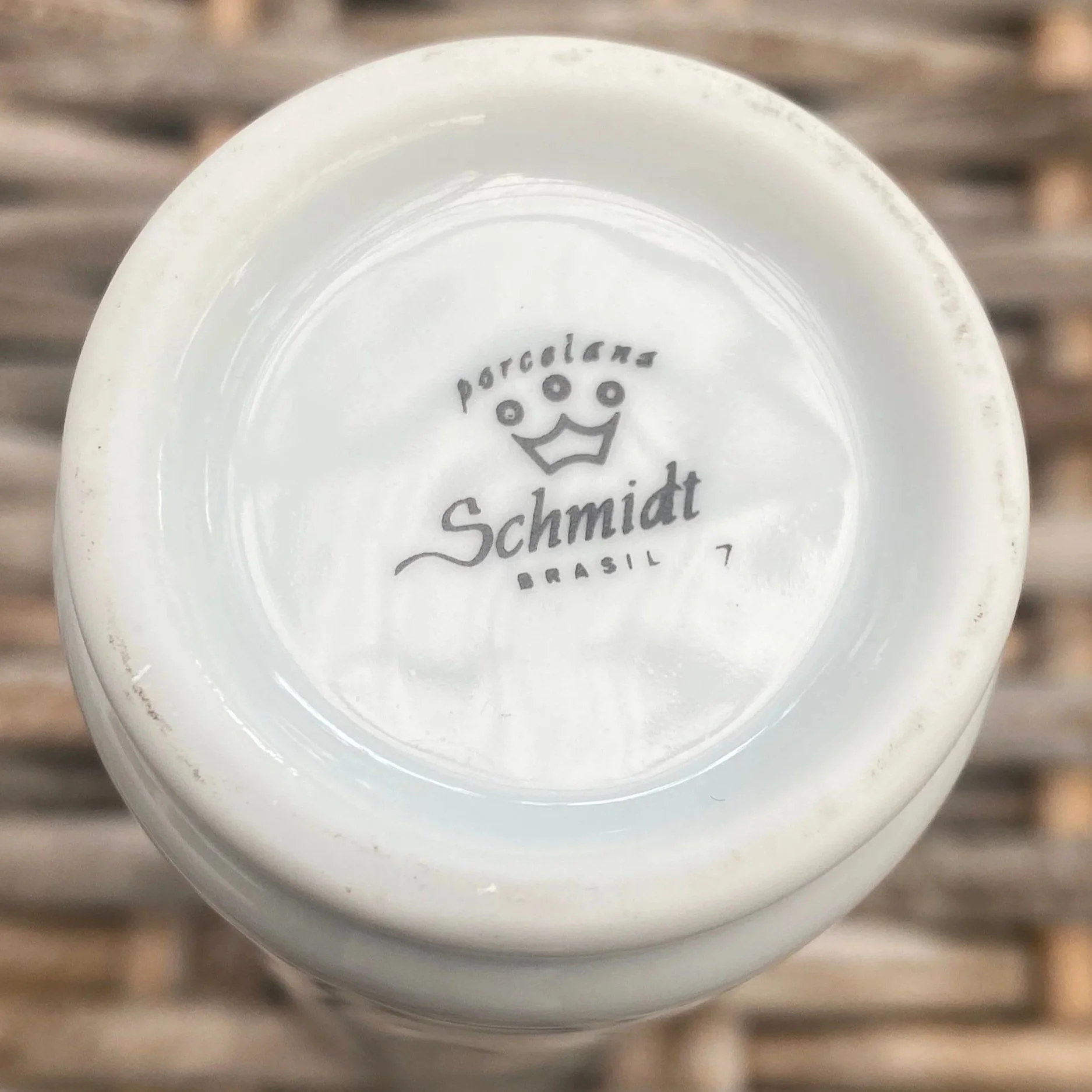 Underside stamp reading “Porcelana Schmidt – Brazil” for maker identification