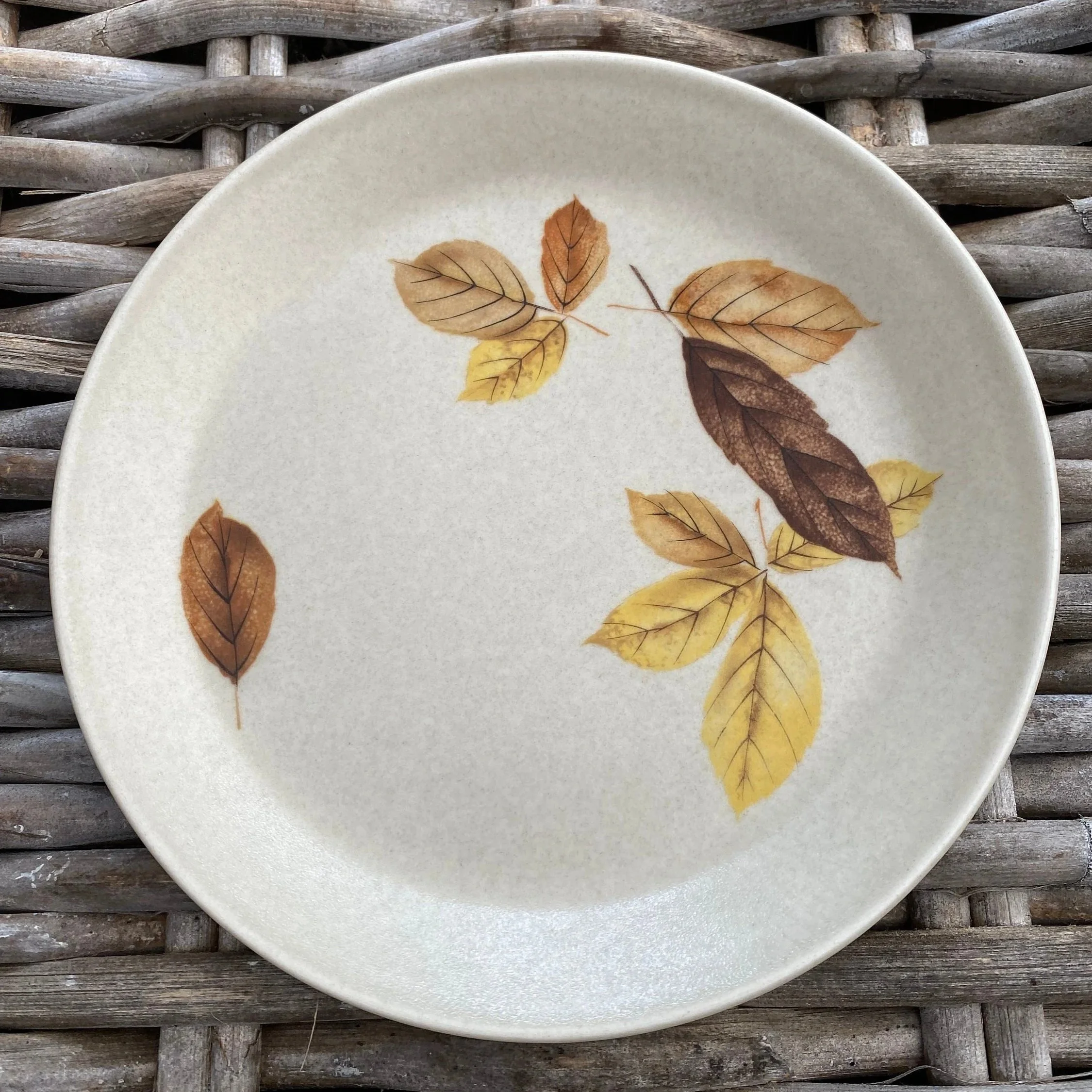 Side plate showing full autumn leaf motif