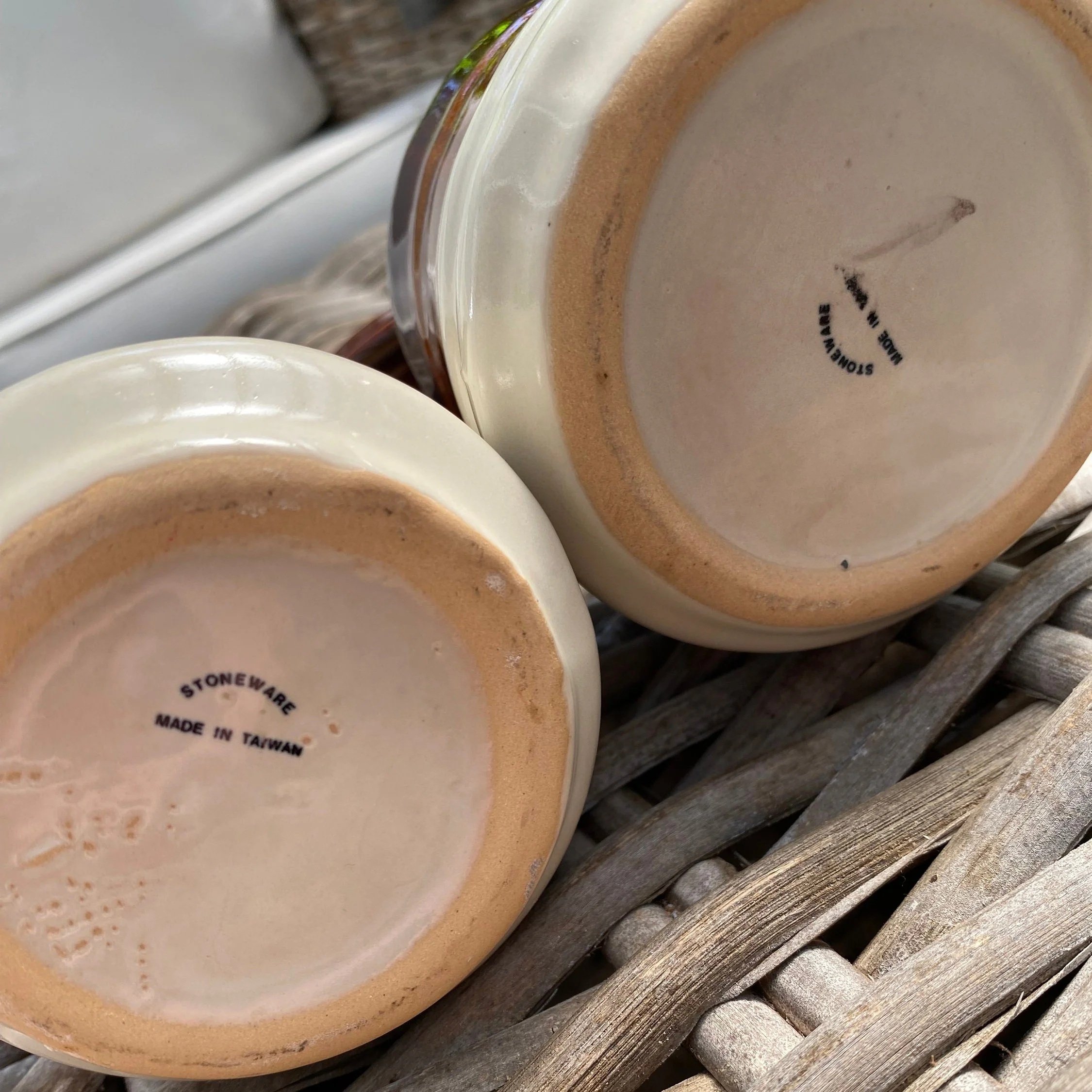 Underside of both pieces displaying “Taiwan” stamps clearly