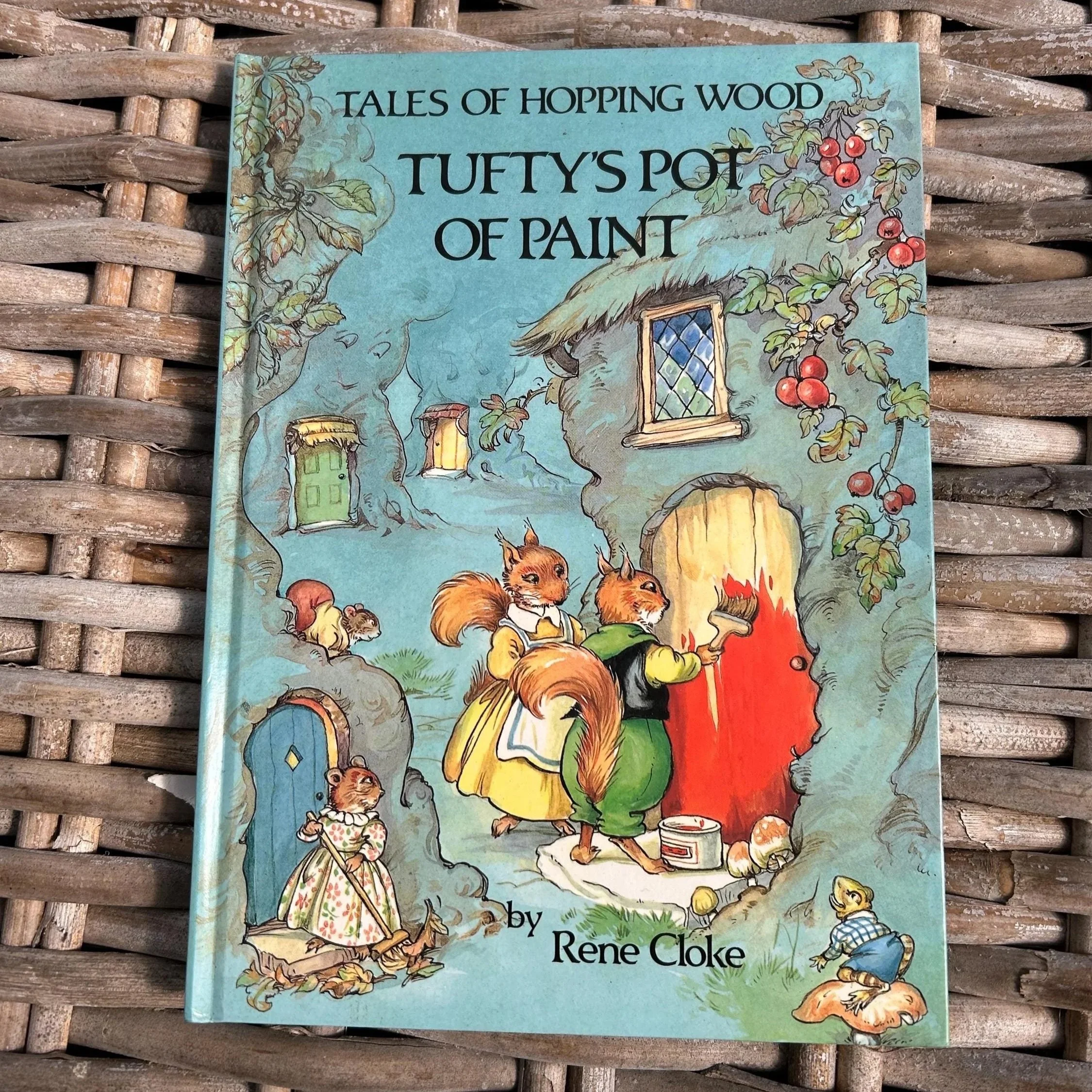 Cover of Tufty’s Pot of Paint showing illustrated woodland creatures