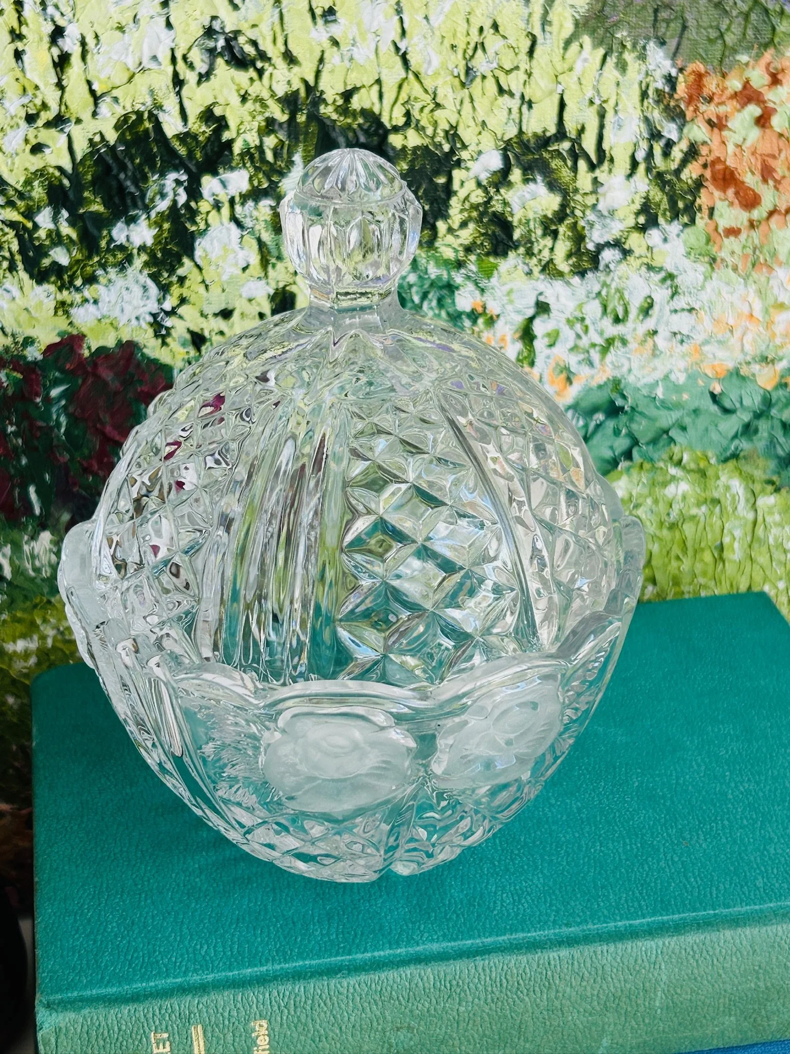 vintage-cut-crystal-lidded-candy-jar--vertical-detail.jpg
