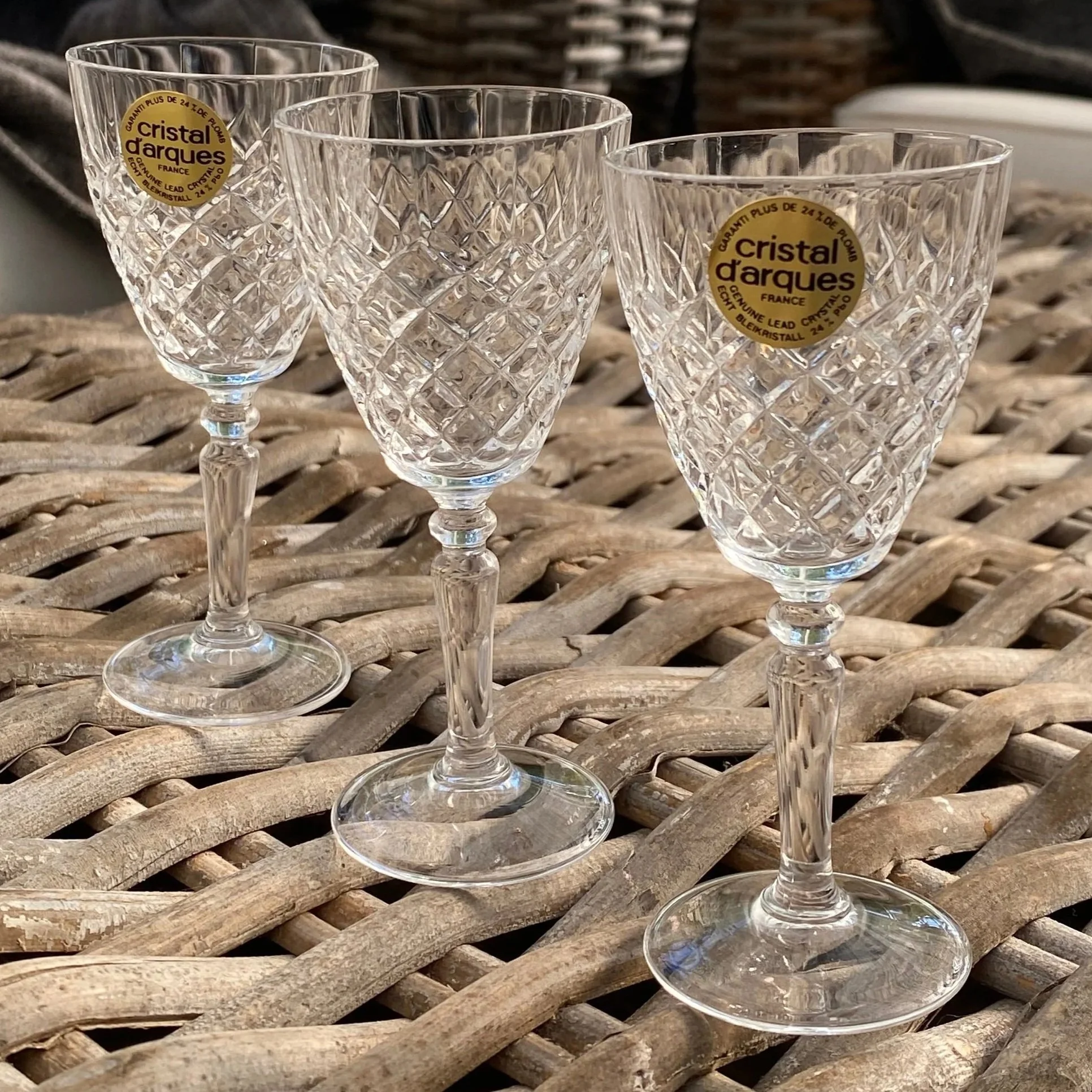 Vintage Cristal d’Arques sherry glasses – set of 3 lead crystal stems with original stickers. Made in France. Elegant geometric cut, 10 cm height.