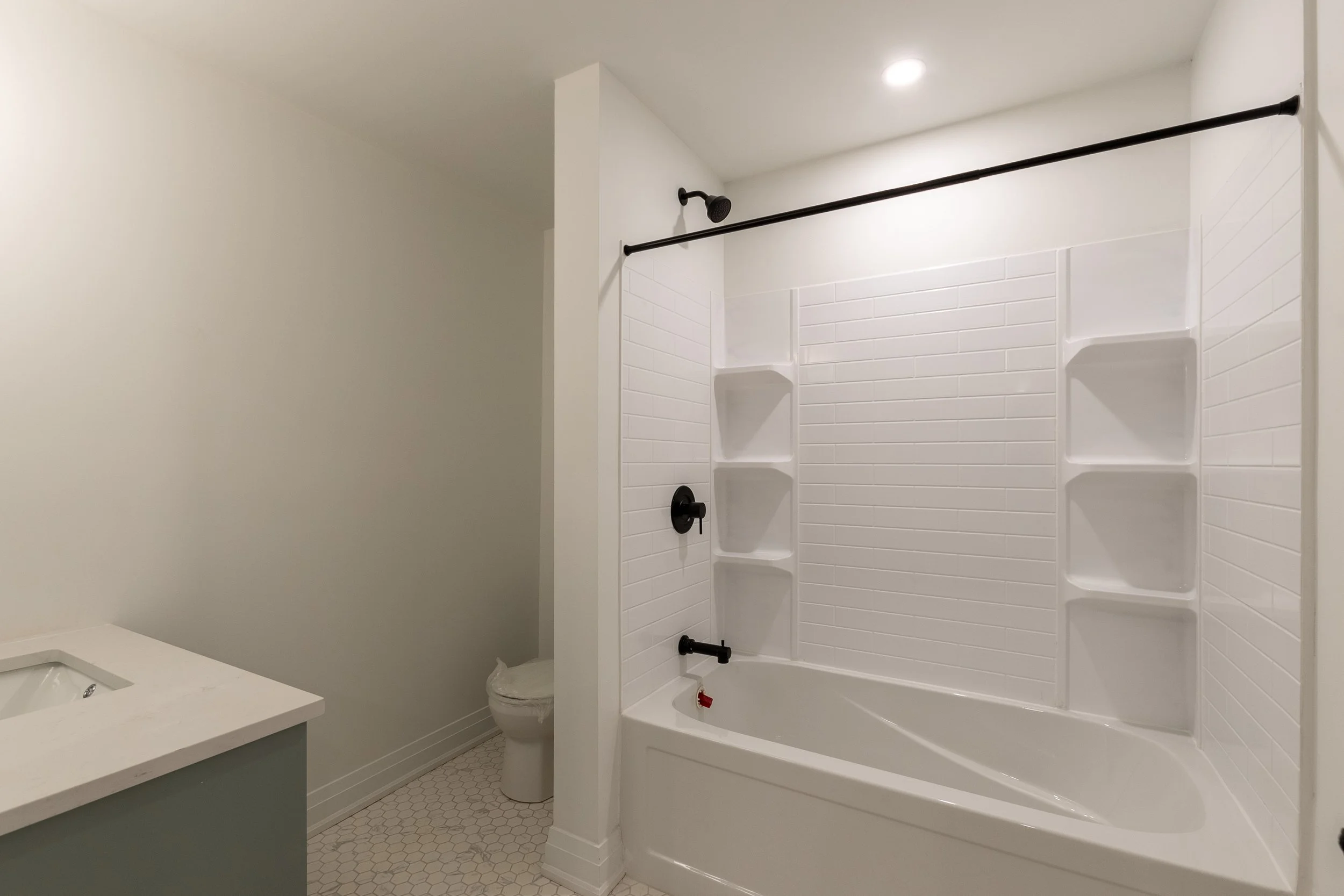 13-13 16 Hincks St.jpg