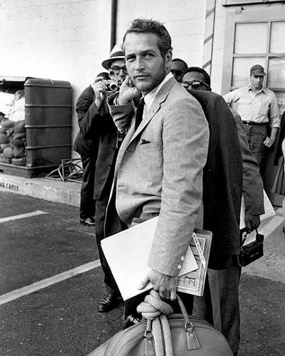 Newman.

➖

#cafeteria #cafeteriavintage #cafeteriasociety #cafeteriaboutique #cafeteriamarketplace