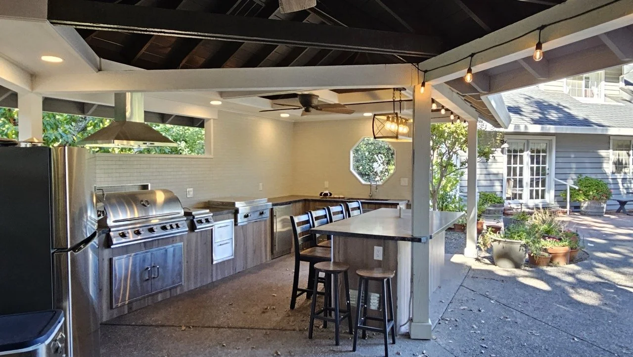 wideshot_outdoorkitchenremodel.jpeg