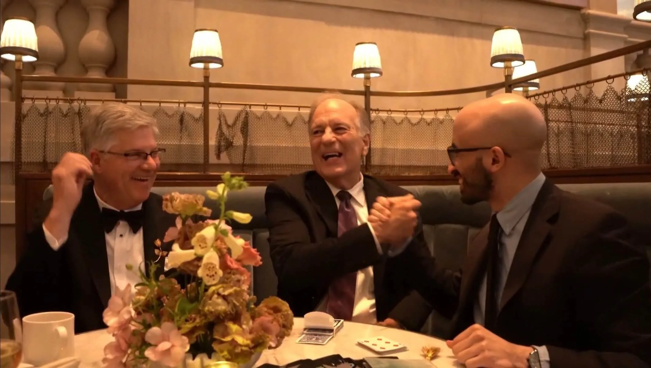 corporate_magician_in_cambridge_massachusetts_performing_amazing_magic_at_corporate_party.jpg
