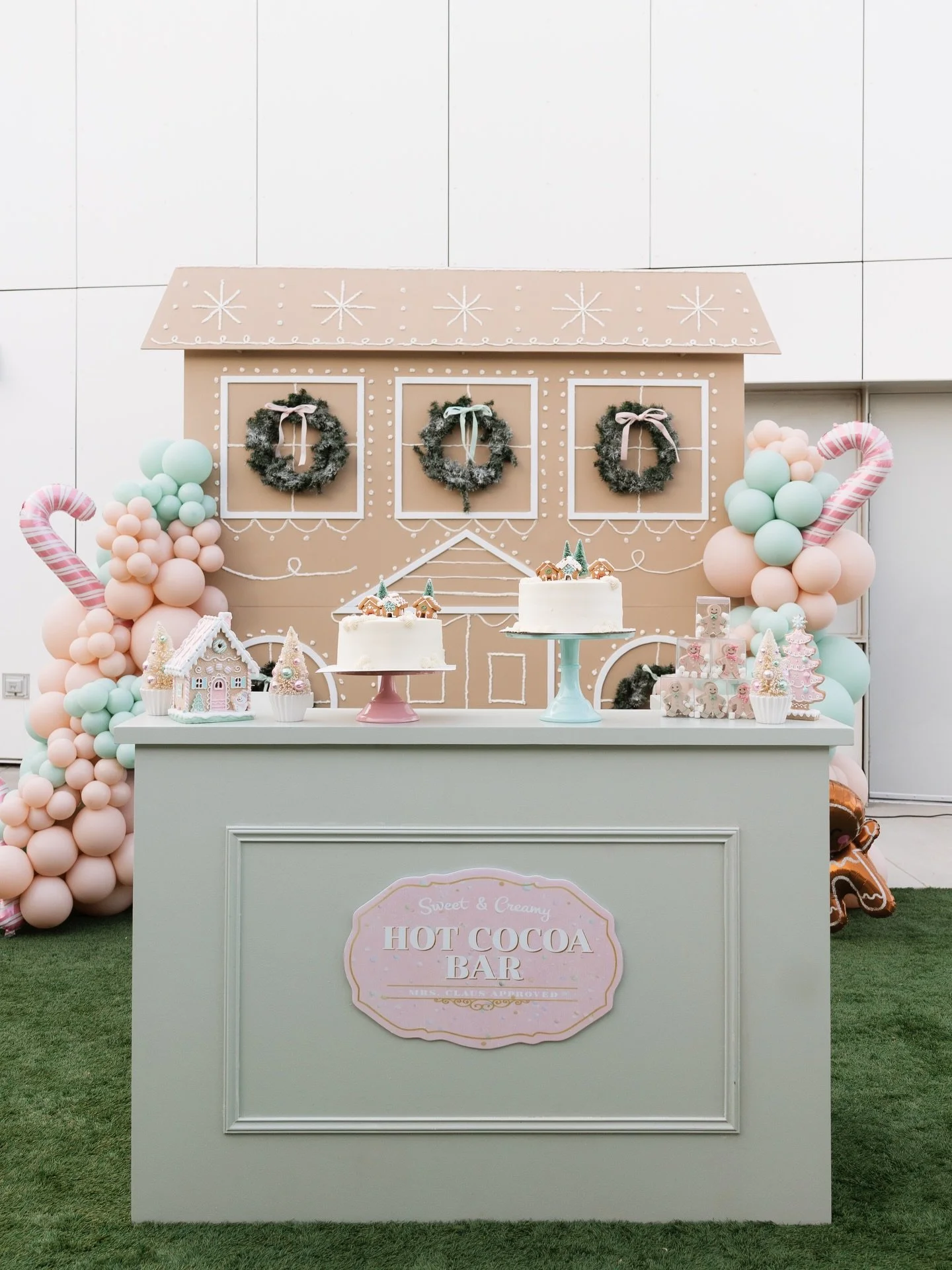 Did you know we offer custom bar customizations, including painting our bars to complement your event theme?&rdquo;

Our Jack Bar all dressed in MINT.

#barrentalsinphoenix #barrentals #rentalsinaz #rentalsinphoenix #bar