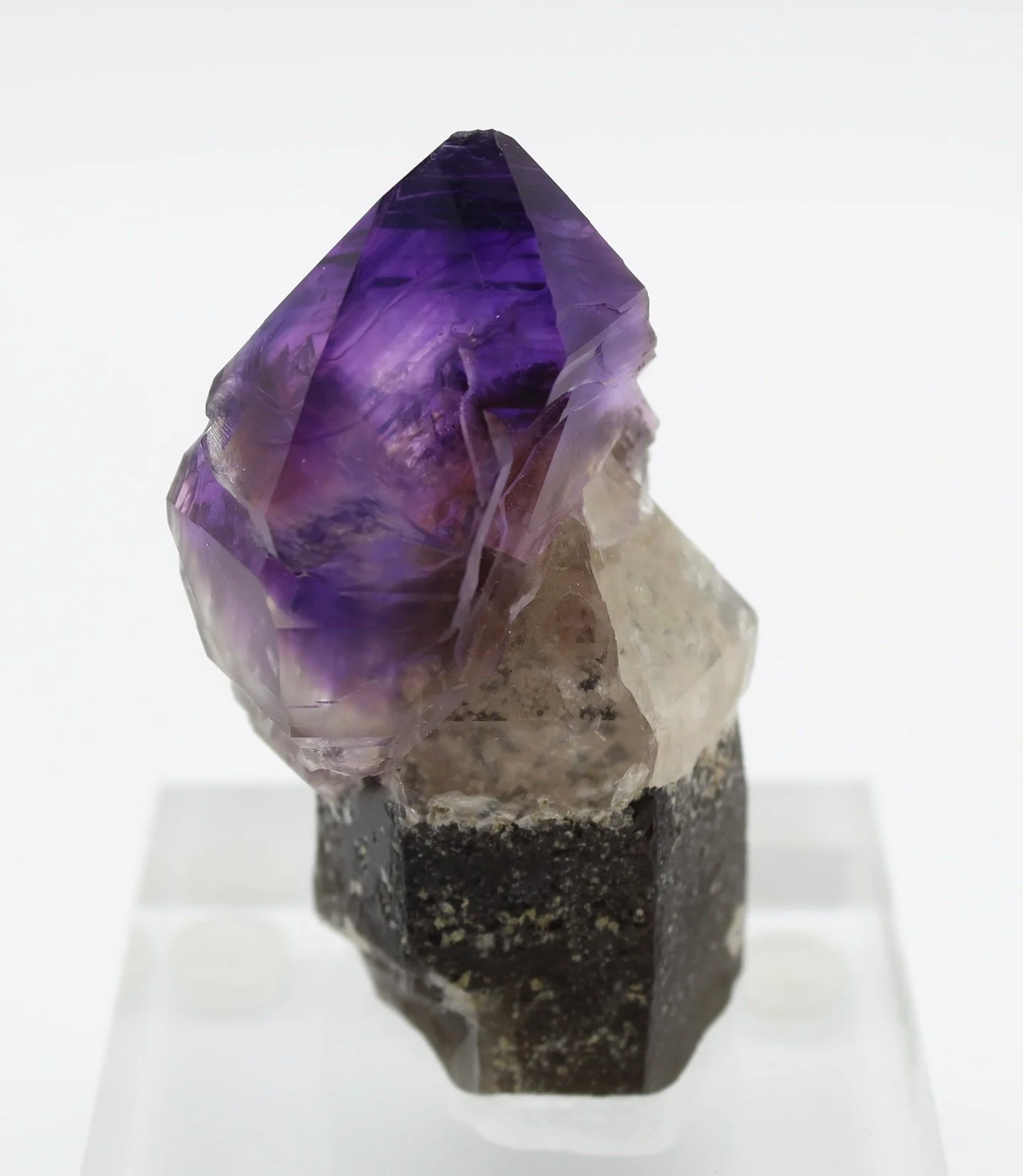 Absolute Classic.

A fine scepter, from the Little Gem Mine. Now residing in a private collection.

#finequality #amethyst #worldclass #littlegem #montana #scepter