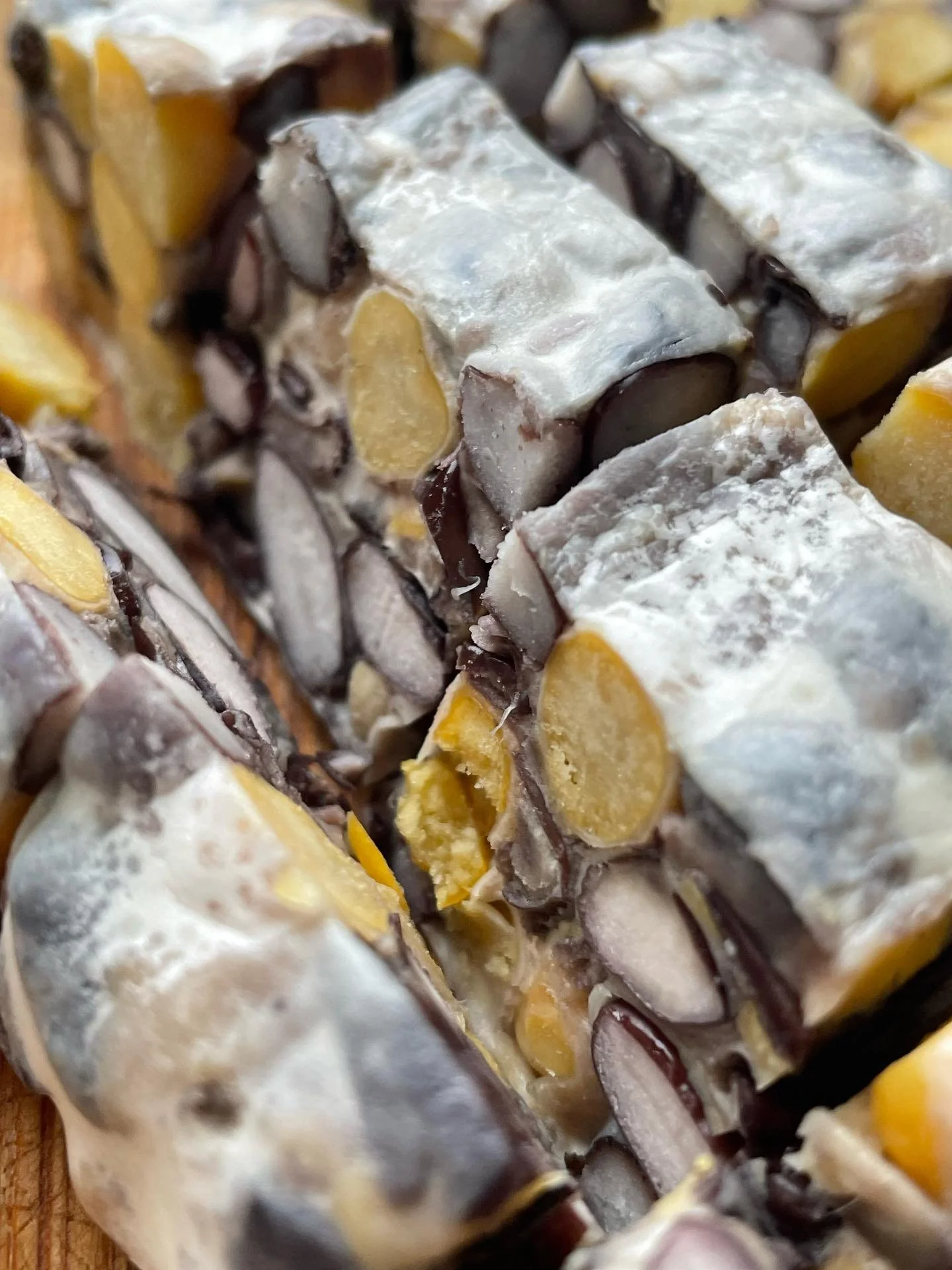 it&rsquo;s been a while! but i didn&rsquo;t want the year to end without sharing a bit of my latest #fermentation explorations 🫧

1) #tempeh ~ it all started by taking a workshop with lovely Alexis @ediblealchemy.co who taught us in her playful and 