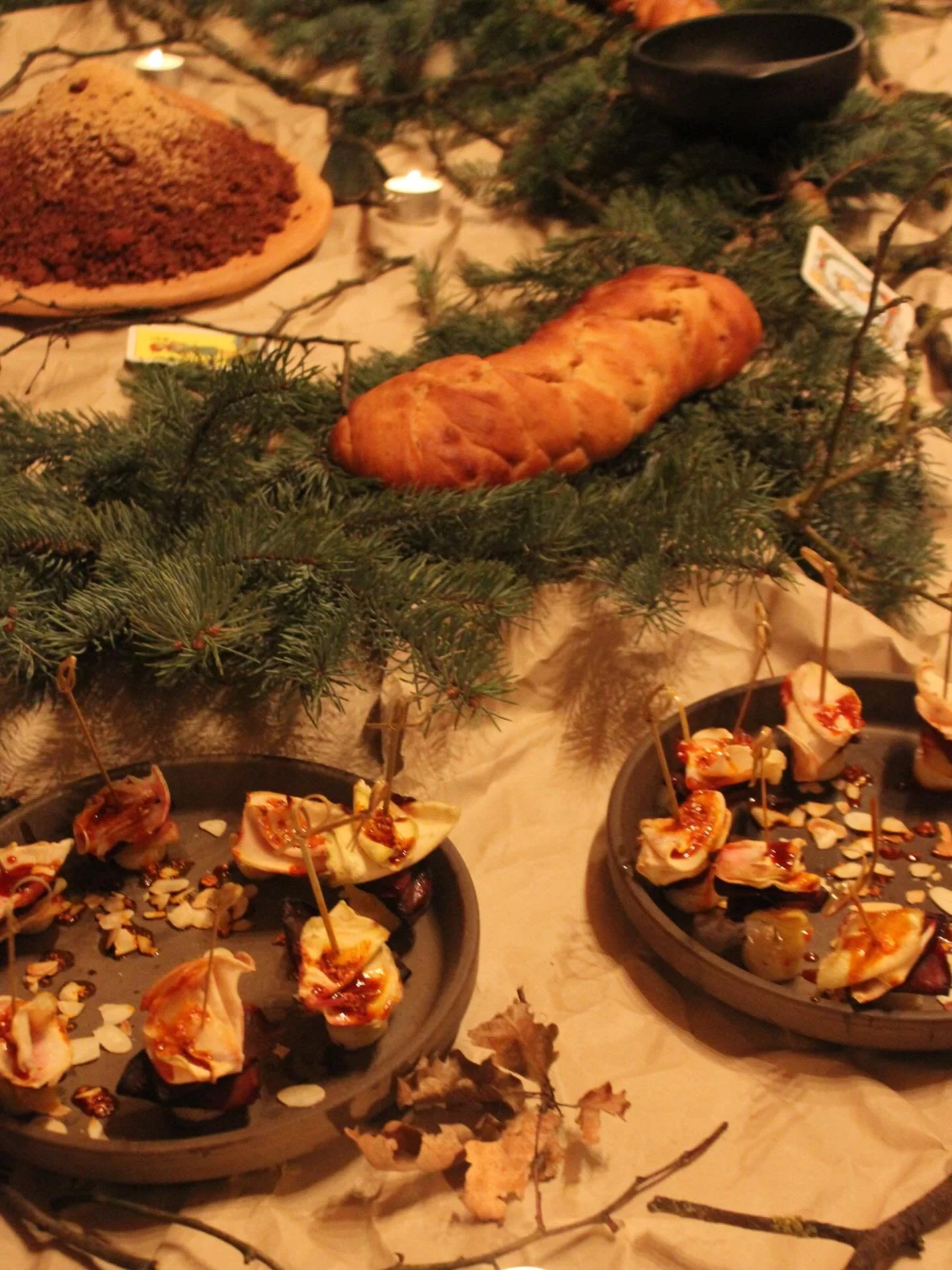 a month has passed since our last earth edition event from matter taste tarot, a series around tarot elements and food co-created with my partner in magic @cris_tal_de_sal at @nourished.berlin 

the closing session of this first series was magical an