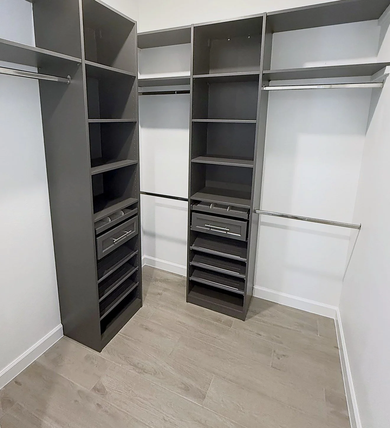 03-hideaway-closet-gray-walk-in-v2.jpg