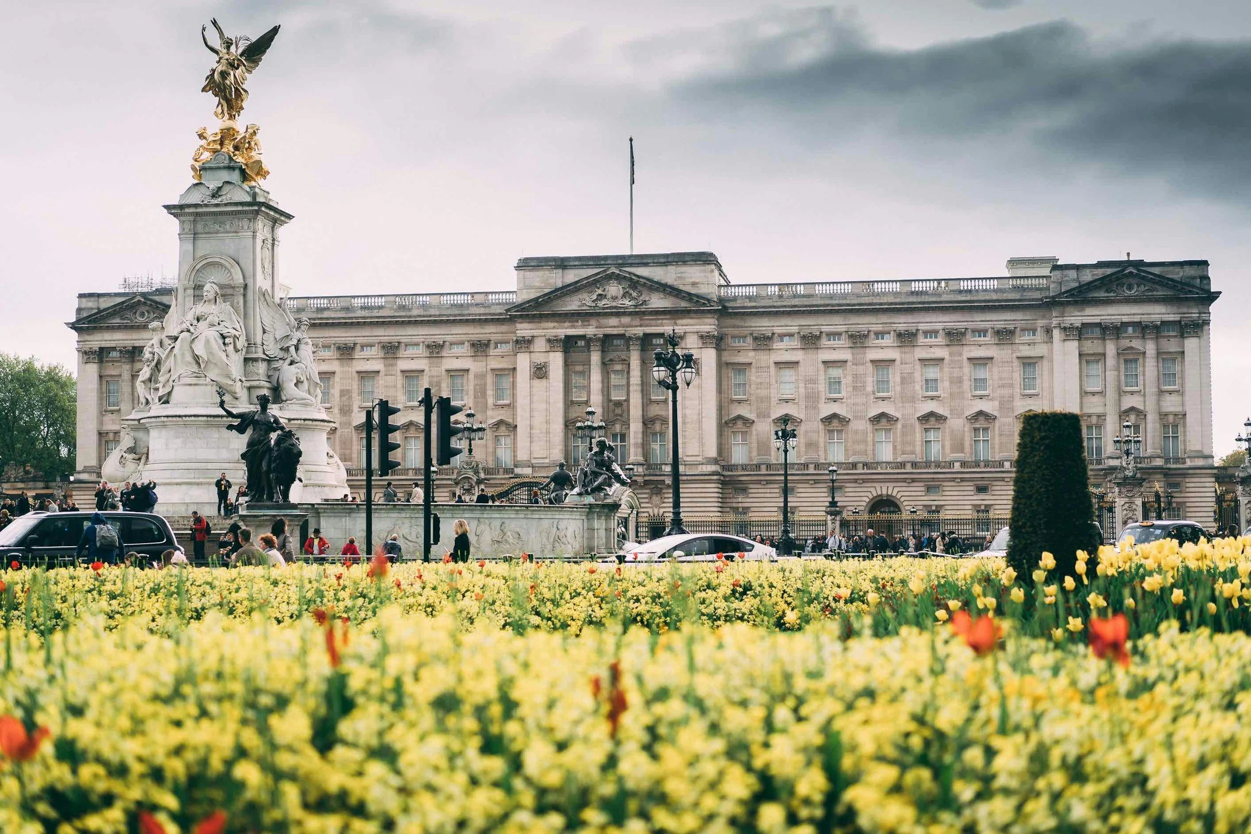 How to Visit Buckingham Palace, Tower of London &amp; Big Ben in One Day