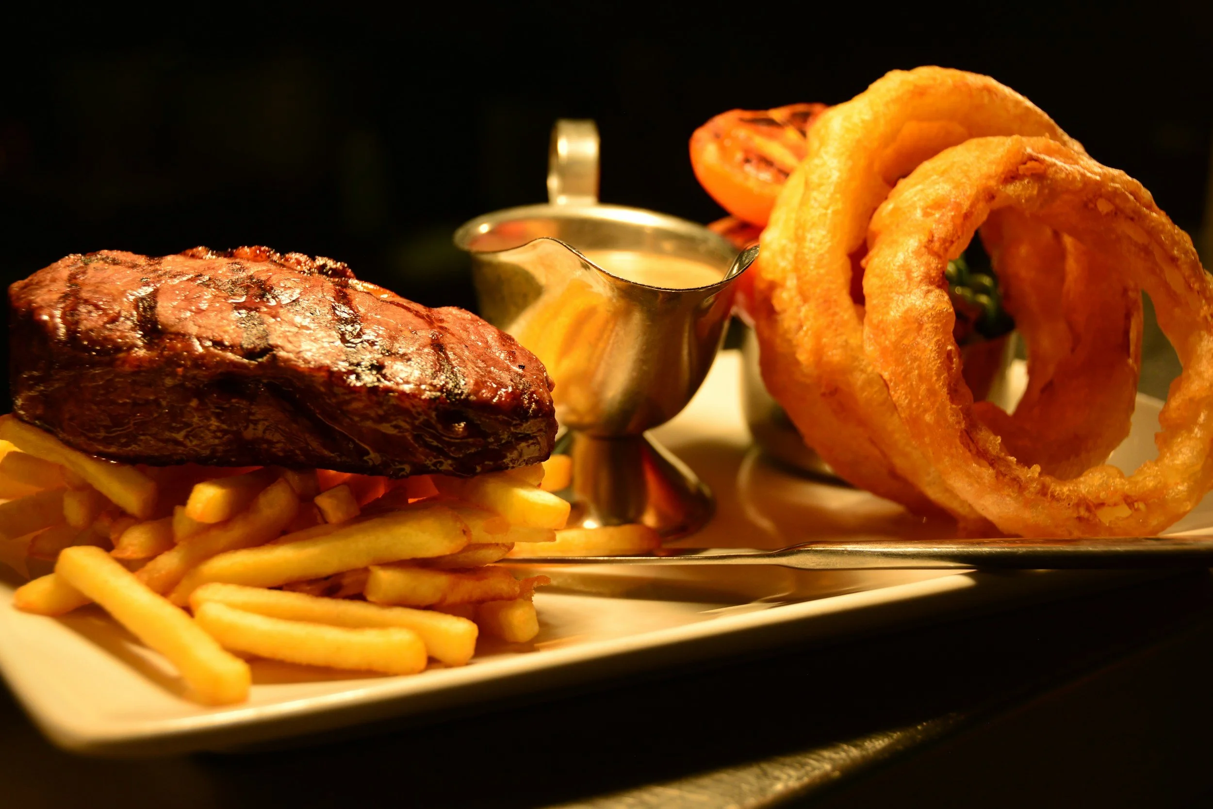 Late-Night Eats in London: Where Locals Go After Midnight