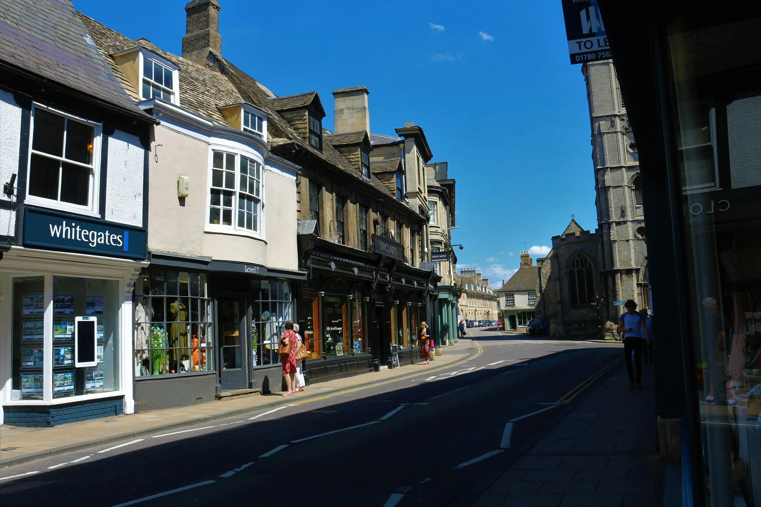 The Lost Shops of Oxford Street: Where Londoners Used to Buy Christmas Gifts 50+ Years Ago