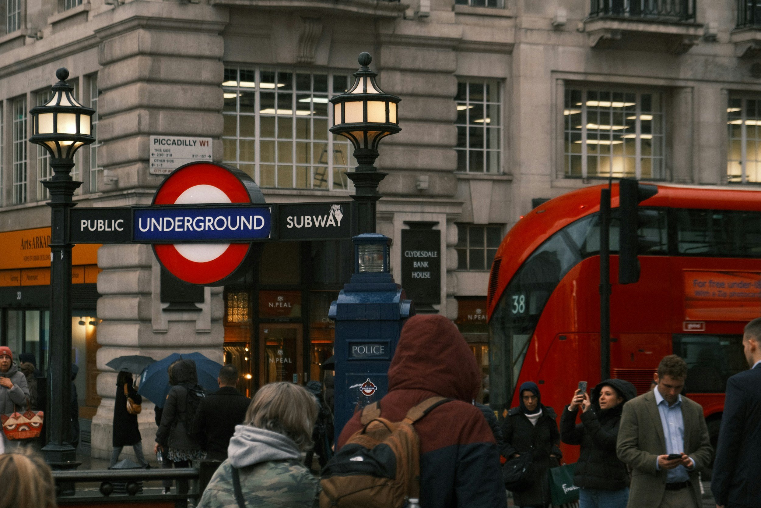 Things That Confuse People When They First Move to London (And What No One Warns You About)