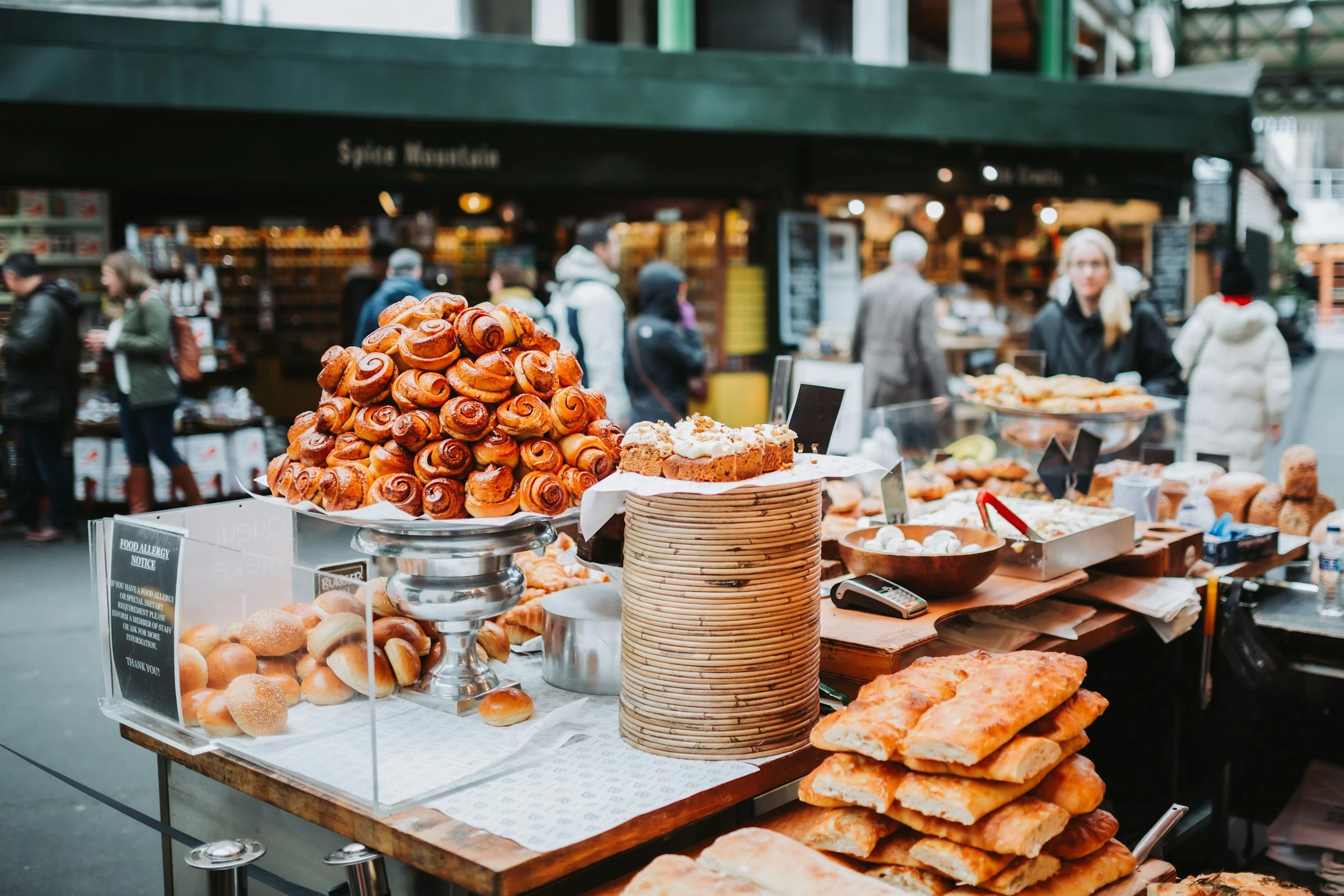 How to Eat Well in London Without Restaurants (Markets, Street Food &amp; Local Food Spots Guide 2026)