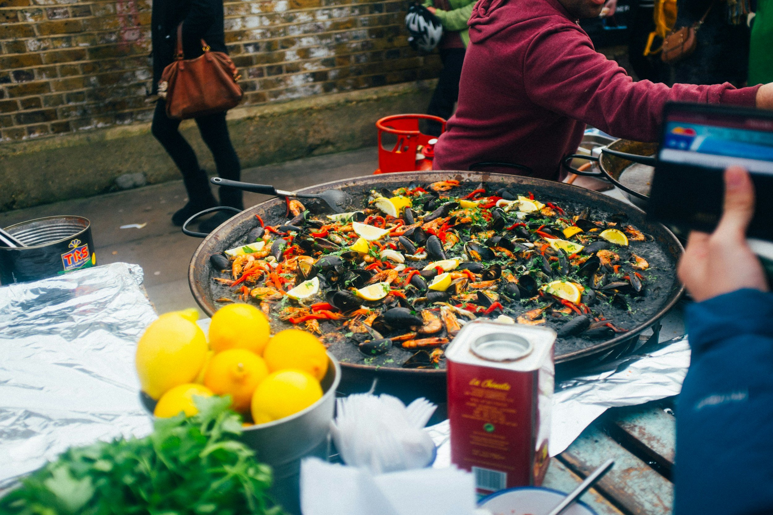 10 Street Foods in London That Are Actually Worth It (No Tourist Traps)