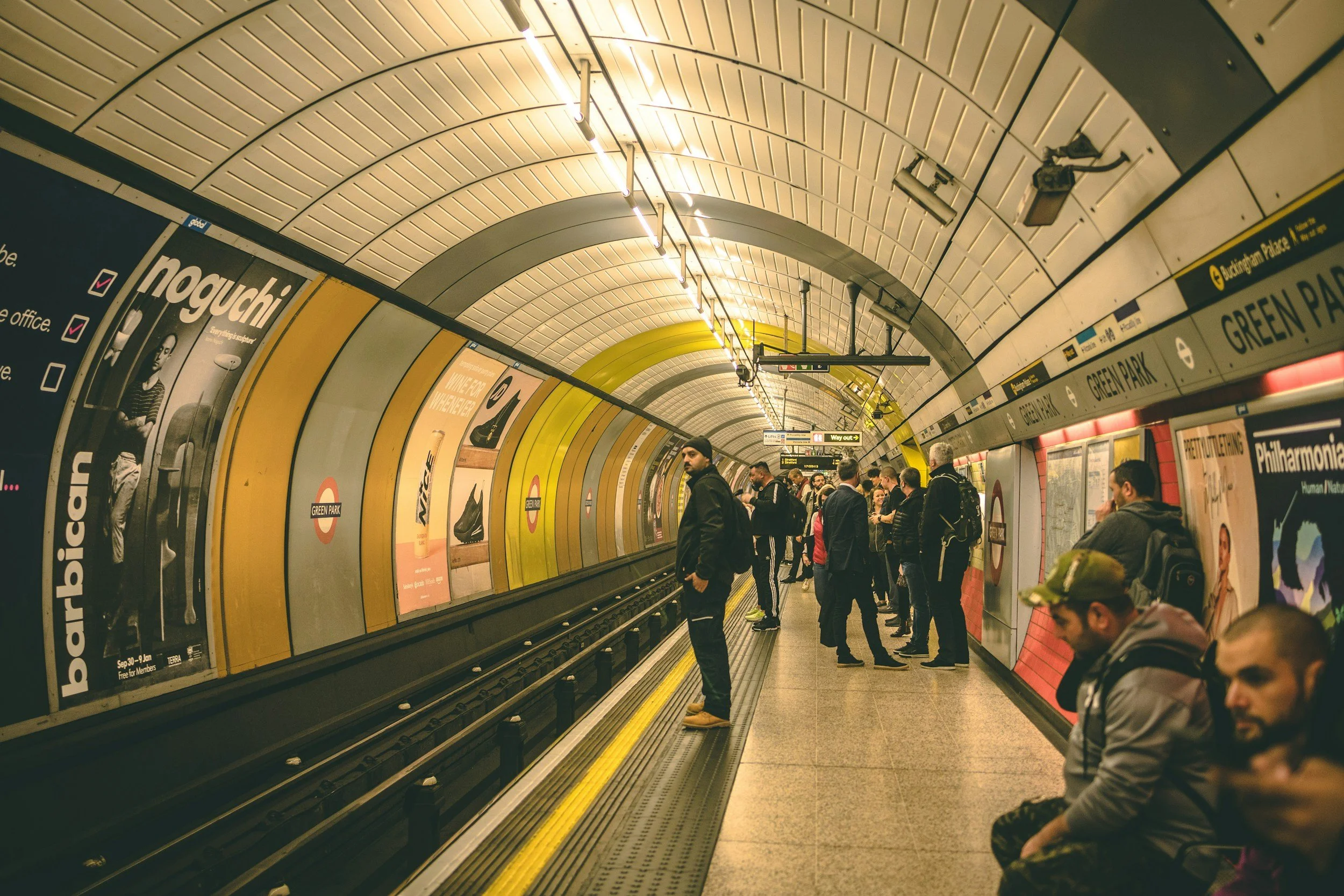 Why Every London Tube Line Has a Color (And Why You End Up Thinking in Colors Instead of Places)