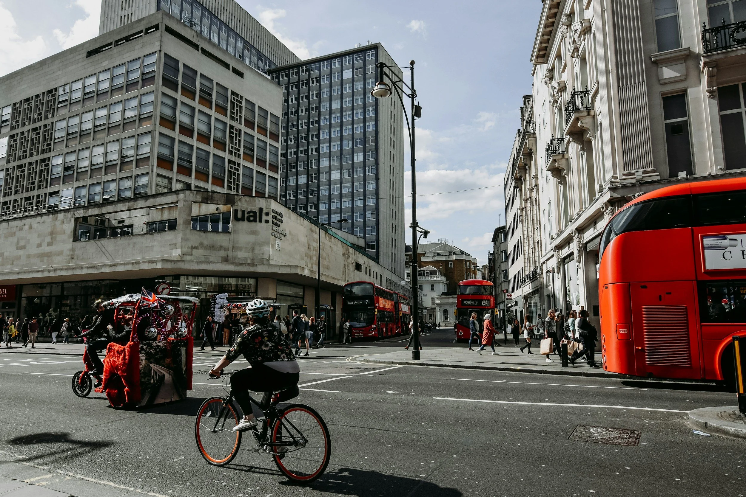 How to Travel Around London Cheaply in 2026: The Smartest Ways to Save Money on Transport