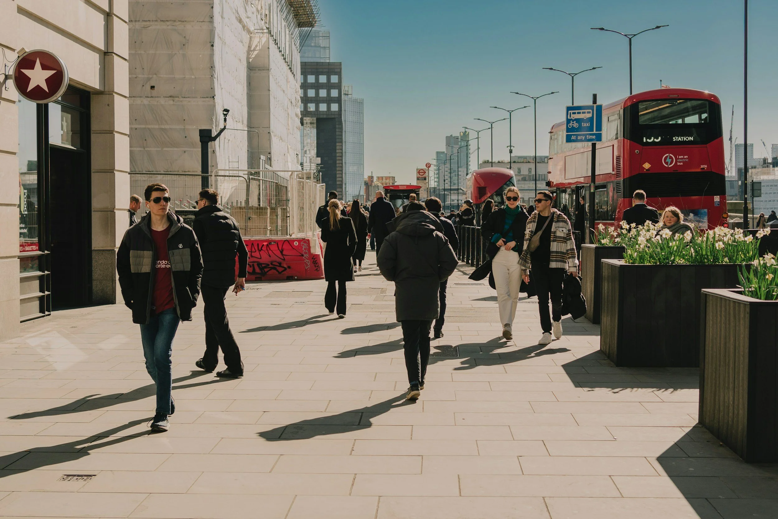 7 Best Streets to Walk Around During Chelsea in Bloom 2026