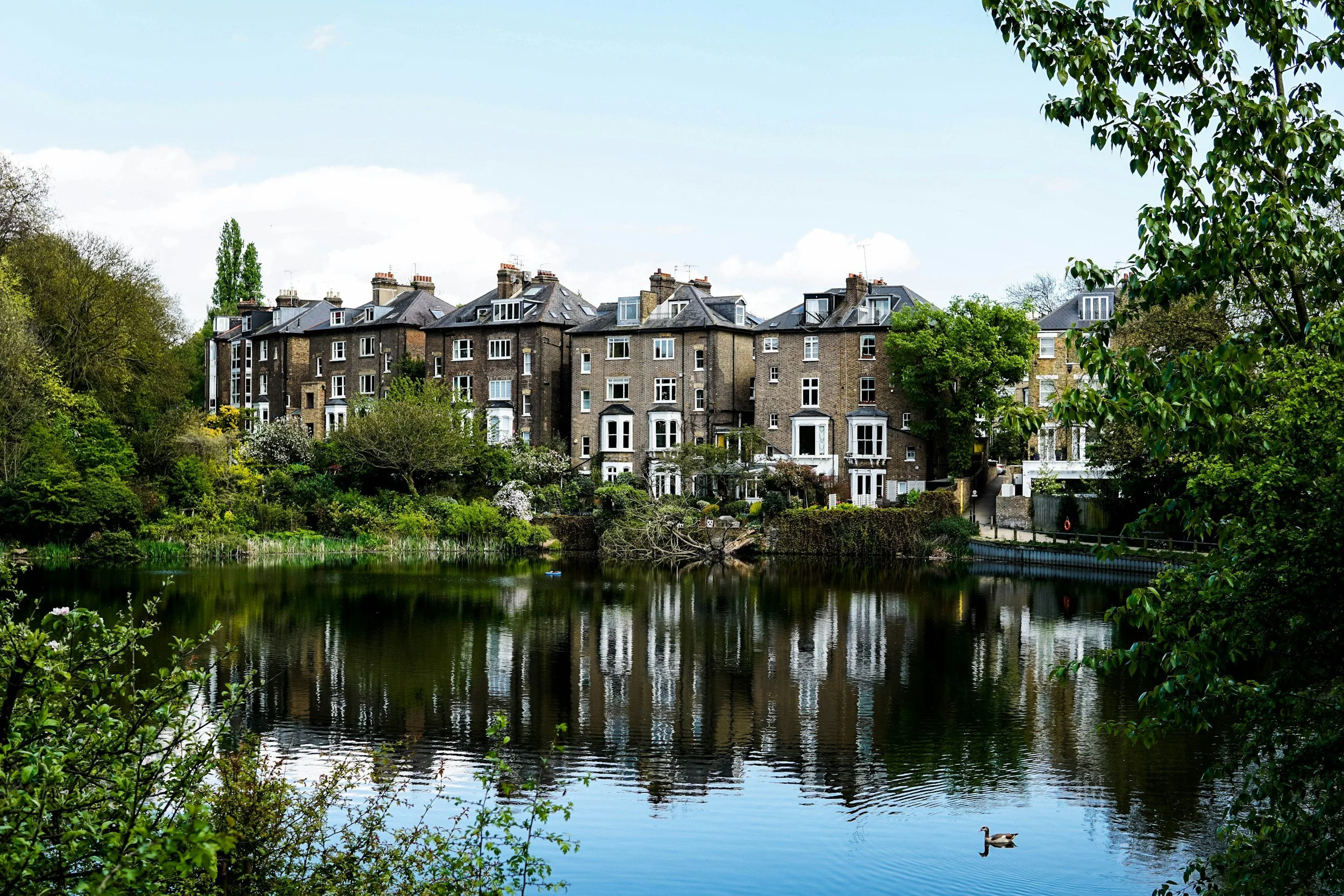 15 Beautiful Places to Visit Near London This August (Perfect Summer Day Trips)