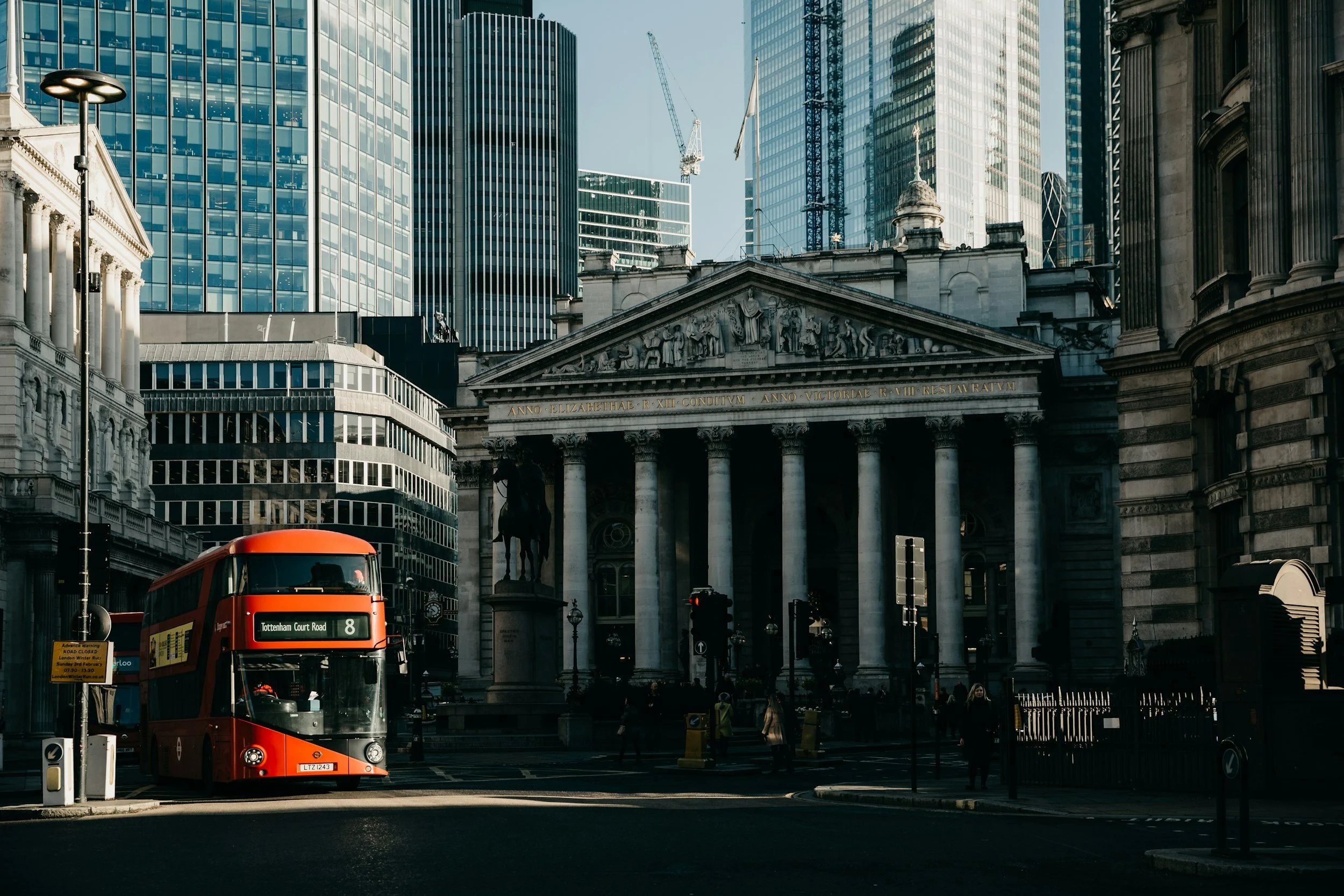 How to Get Around London: A Beginner's Guide to Trains, Buses, Bikes, Boats, Taxis and More