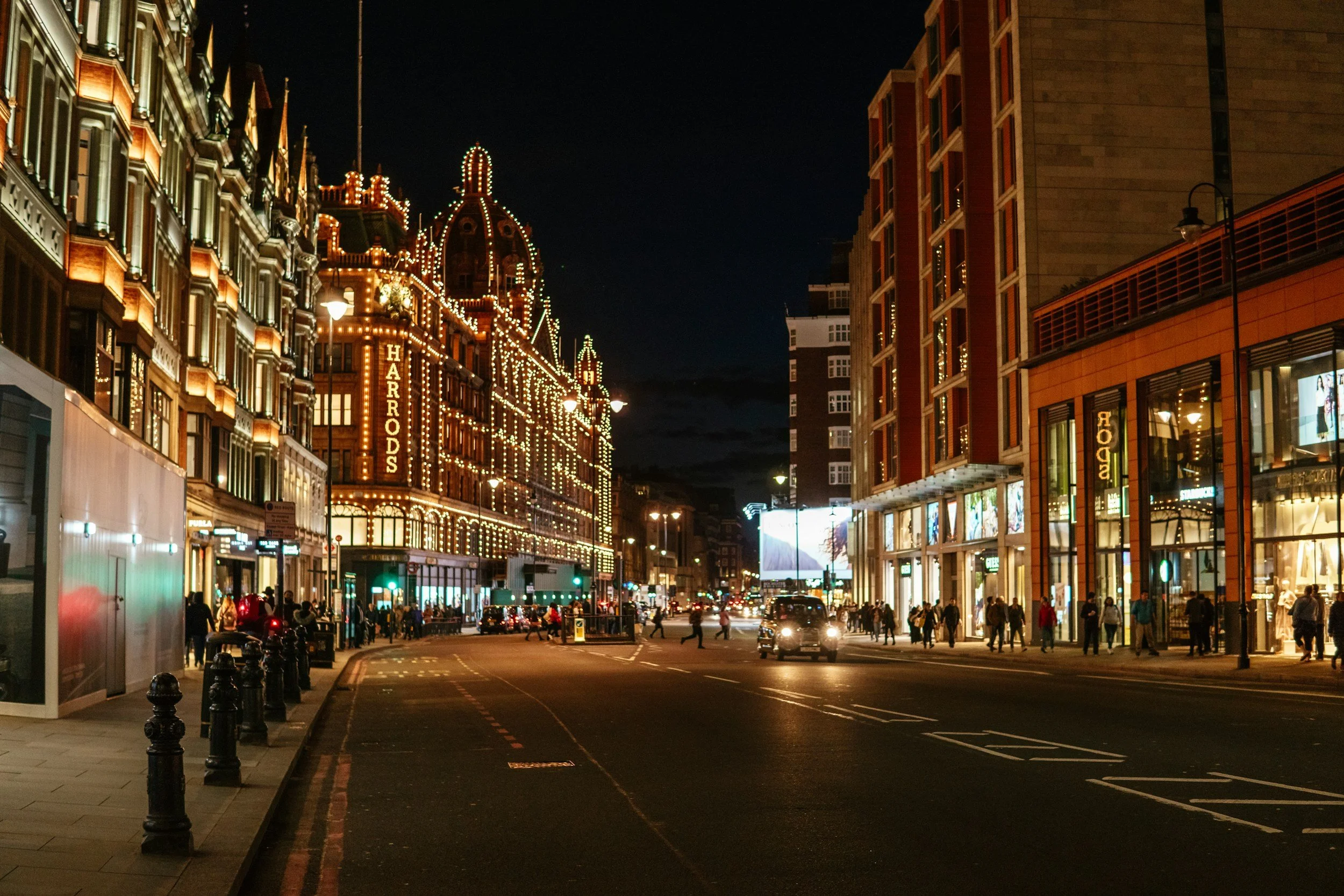 Where to Go in London After Dark: 8 Places Worth Visiting at Night