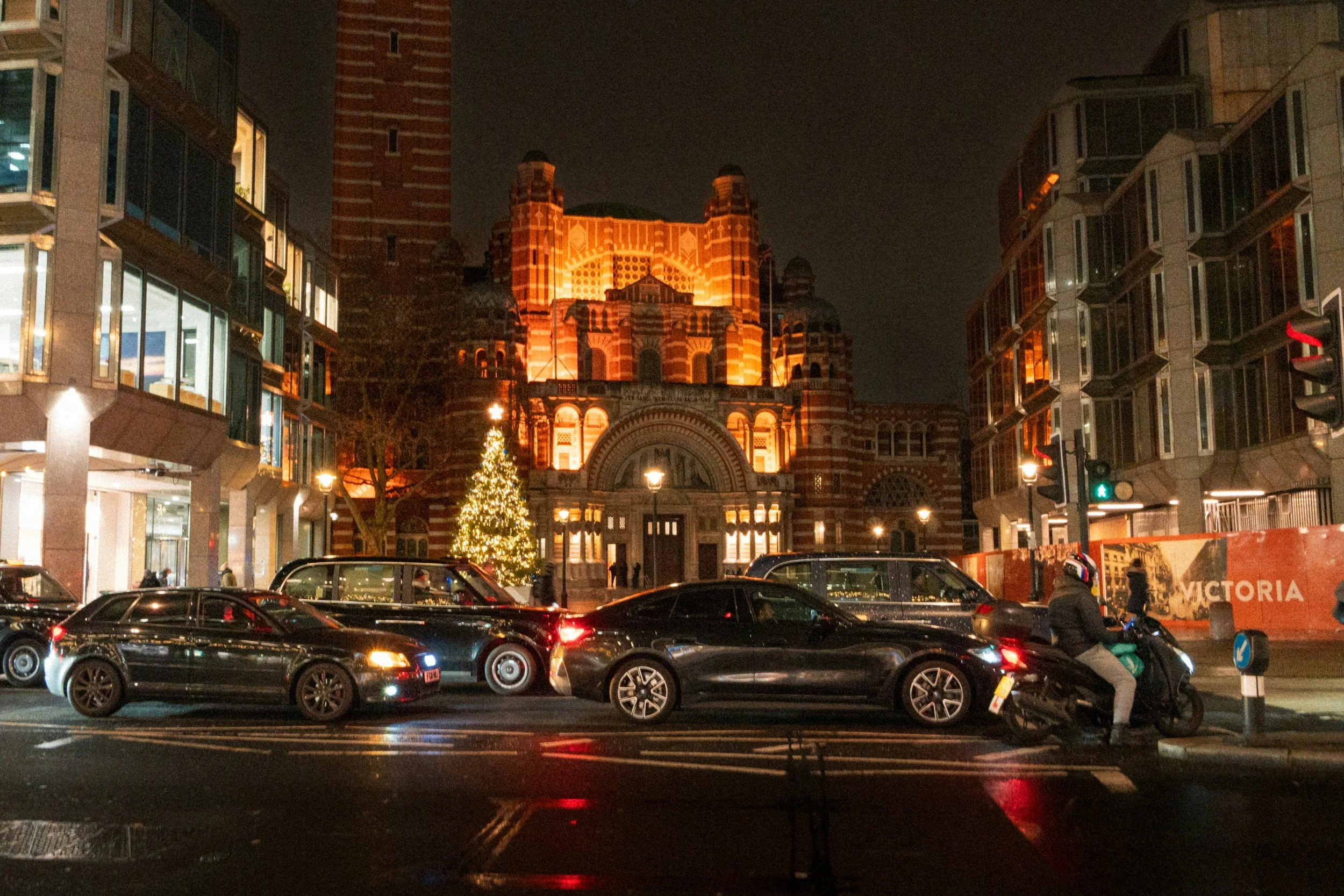 19 Best Places to Visit in London at Christmas 2026