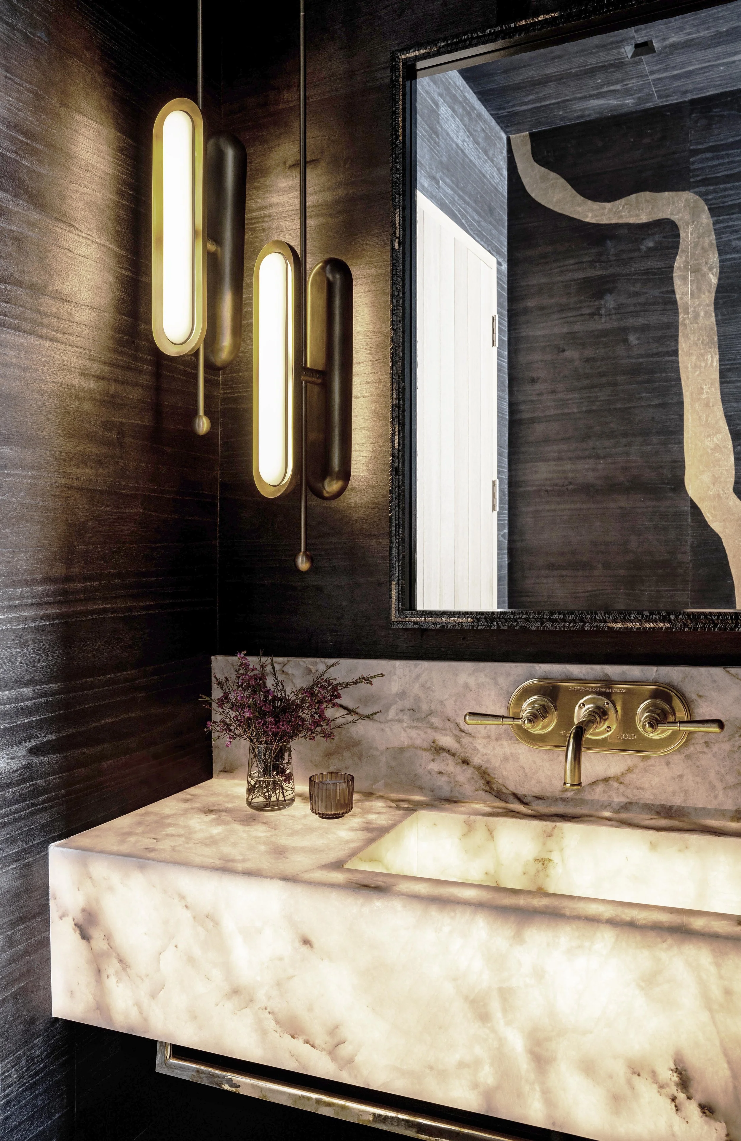 powder room with onyx counters1.jpg